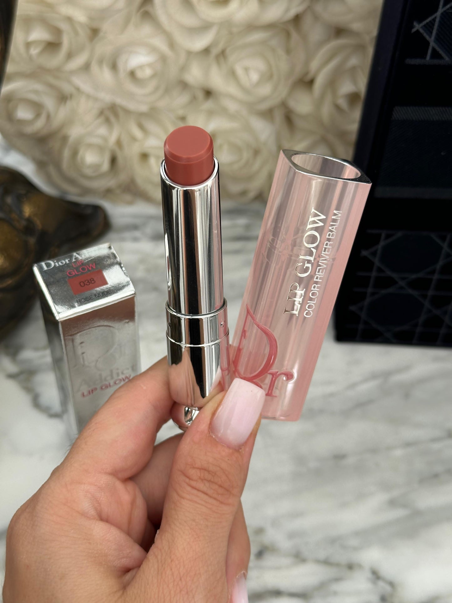 DIOR Addict Lip Glow
Natural Glow Custom Color Reviving Lip Balm - 24H Hydration