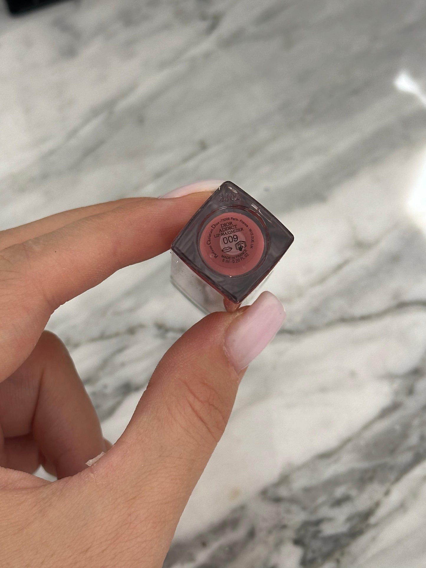 DIOR Addict Lip Maximizer (009)
Plumping Gloss - Instant and Long-Term Volume Effect - 24h Hydration