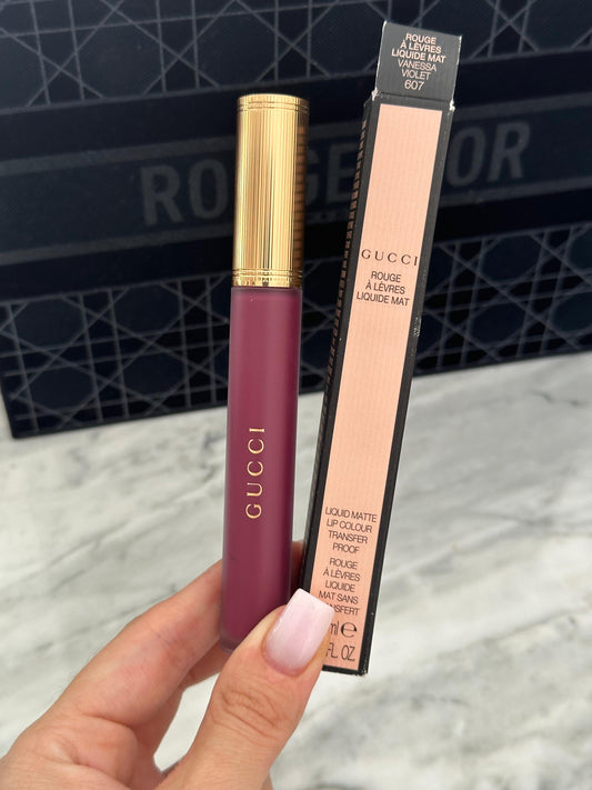 GUCCI Rouge Á Lévres Liquid Mat Lipstick - Gloss Repulpant, Lissant & Hydratant (607)