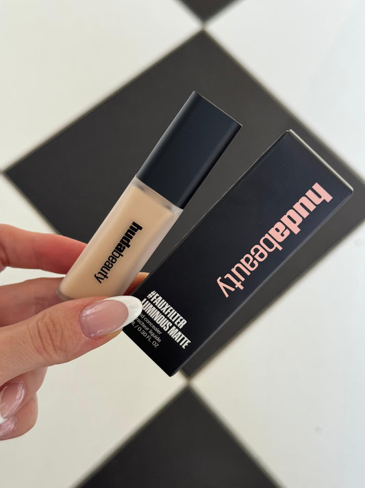 HUDA BEAUTY FauxFilter Luminous Matte Concealer (2.7N)