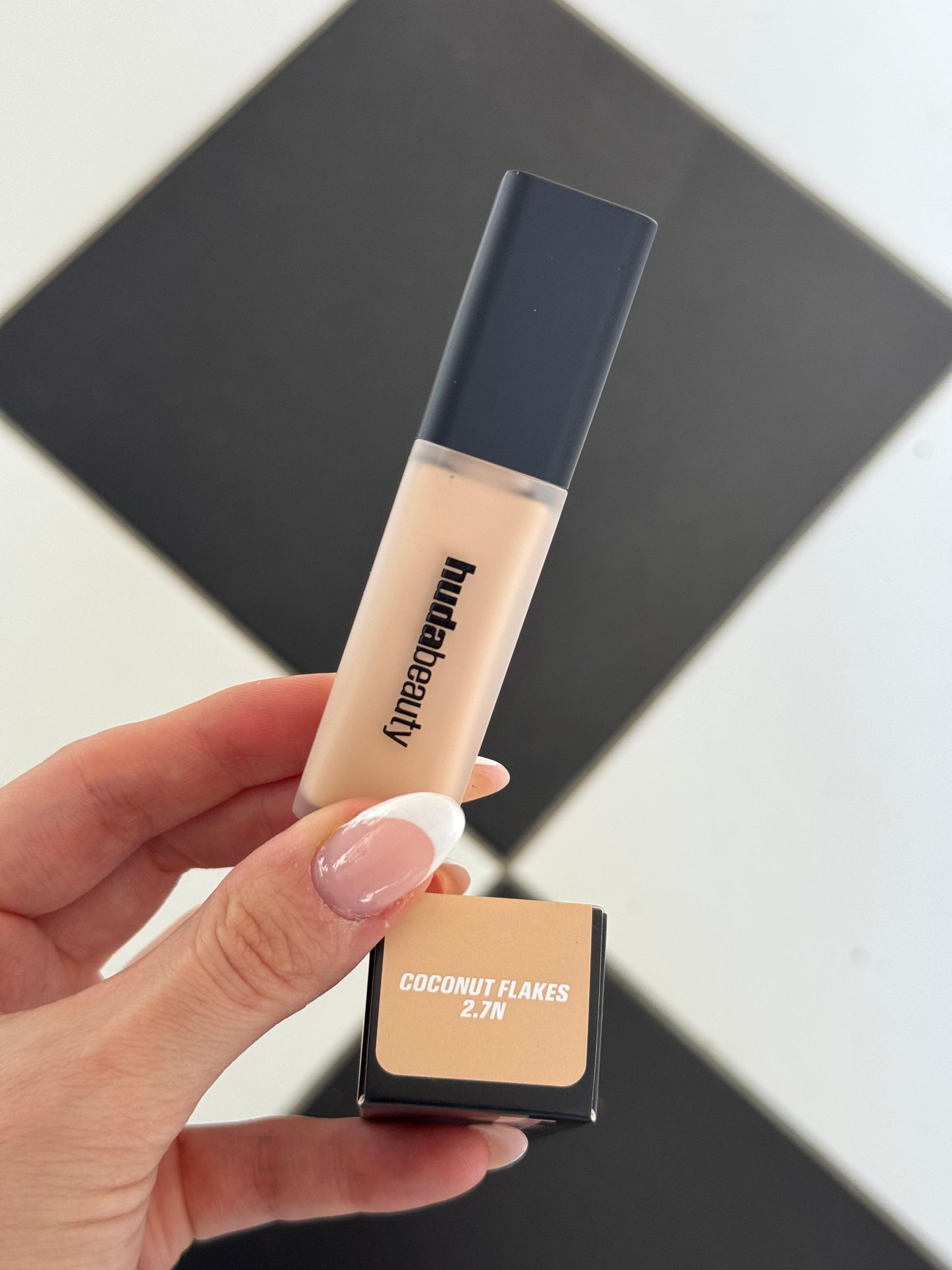 HUDA BEAUTY FauxFilter Luminous Matte Concealer (2.7N)