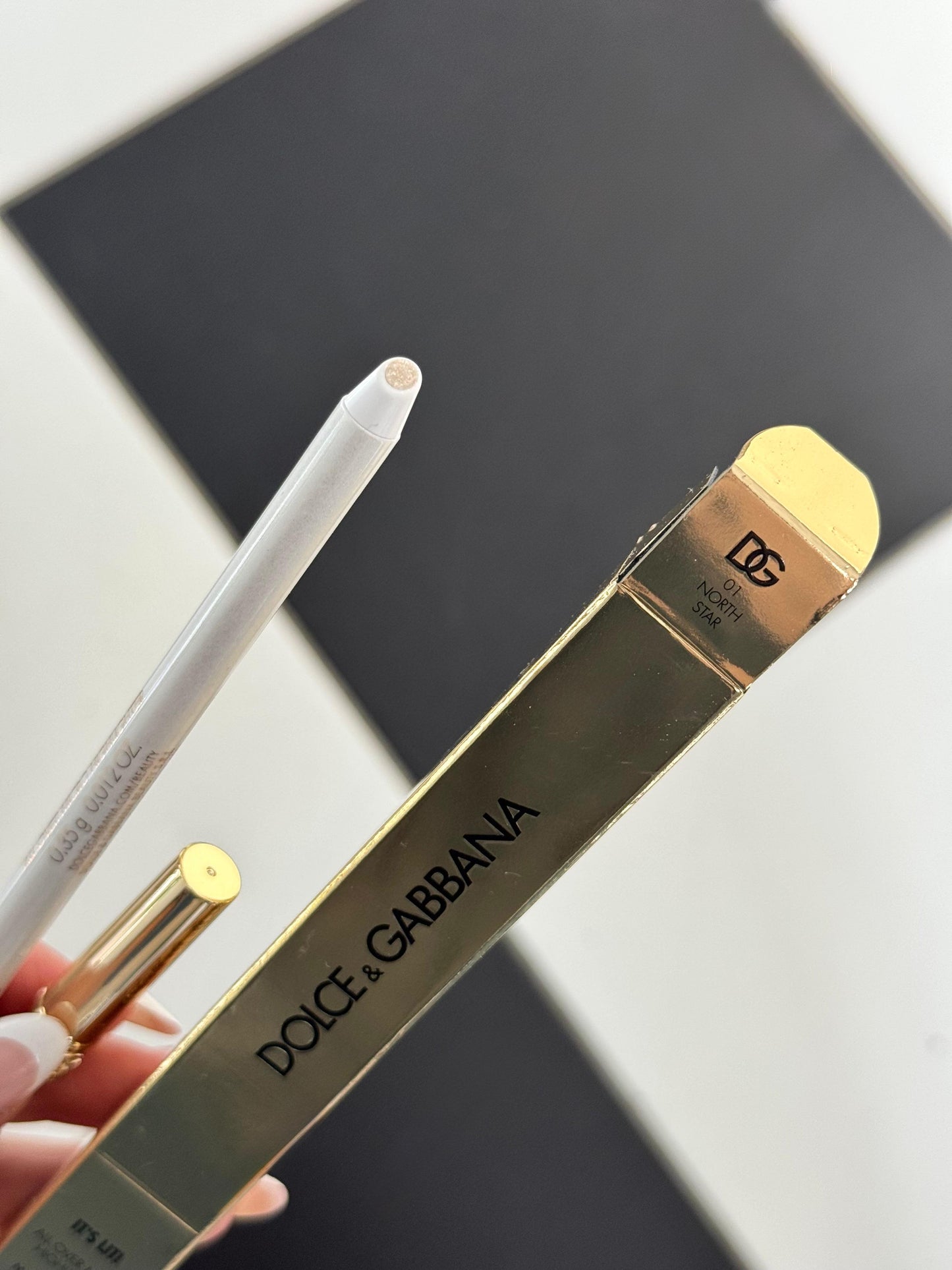 DOLCE&GABBANA It’s Lit!
All Over Micro Highlighter (01)