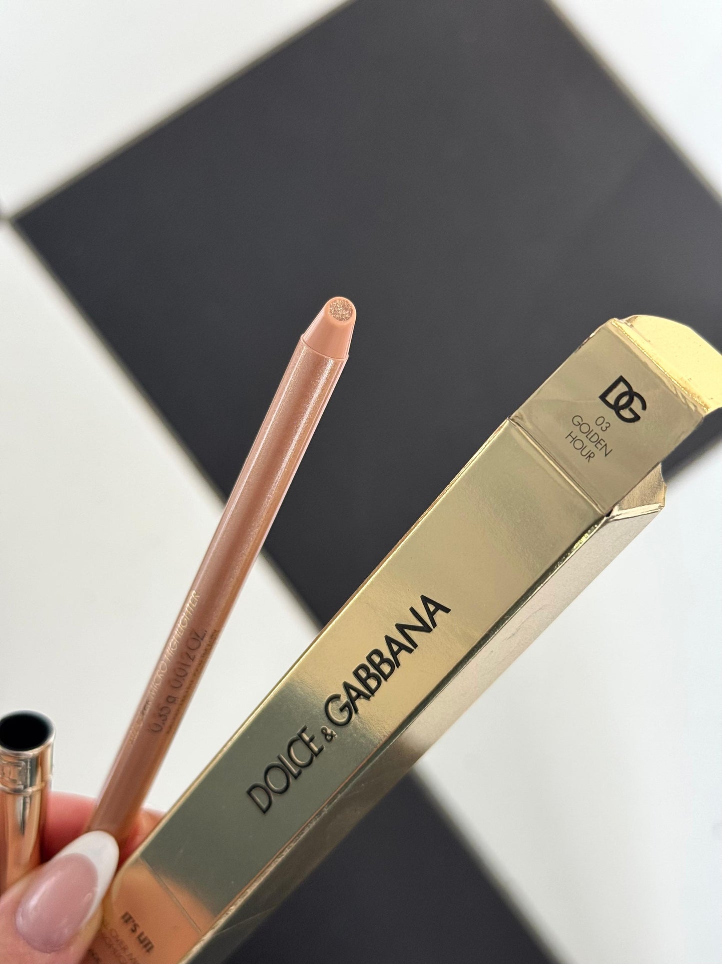 DOLCE&GABBANA It’s Lit!
All Over Micro Highlighter (03)