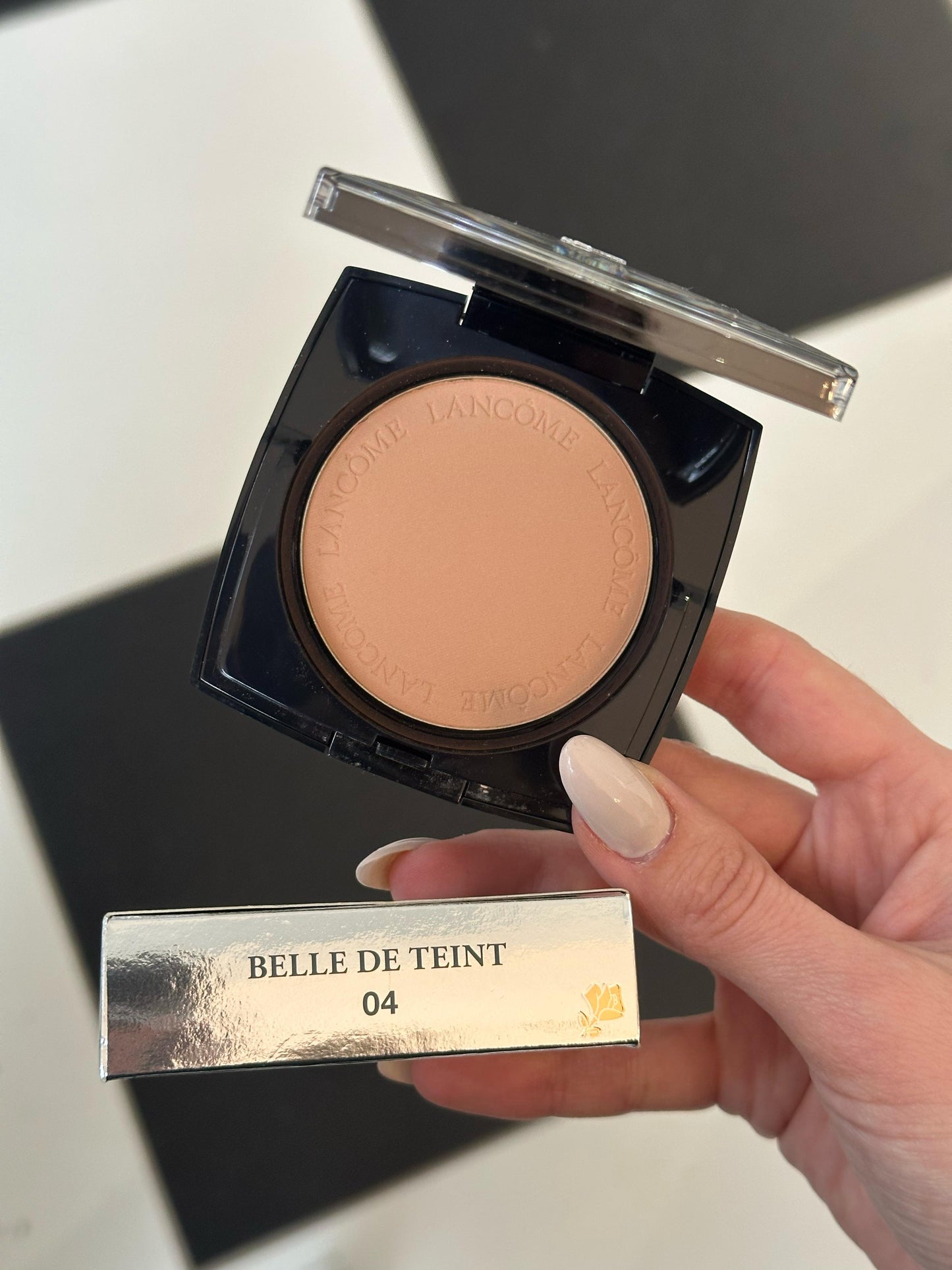LANCÔME Belle De Teint - Natural Healthy Glow Sheer Blurring Powder (04)