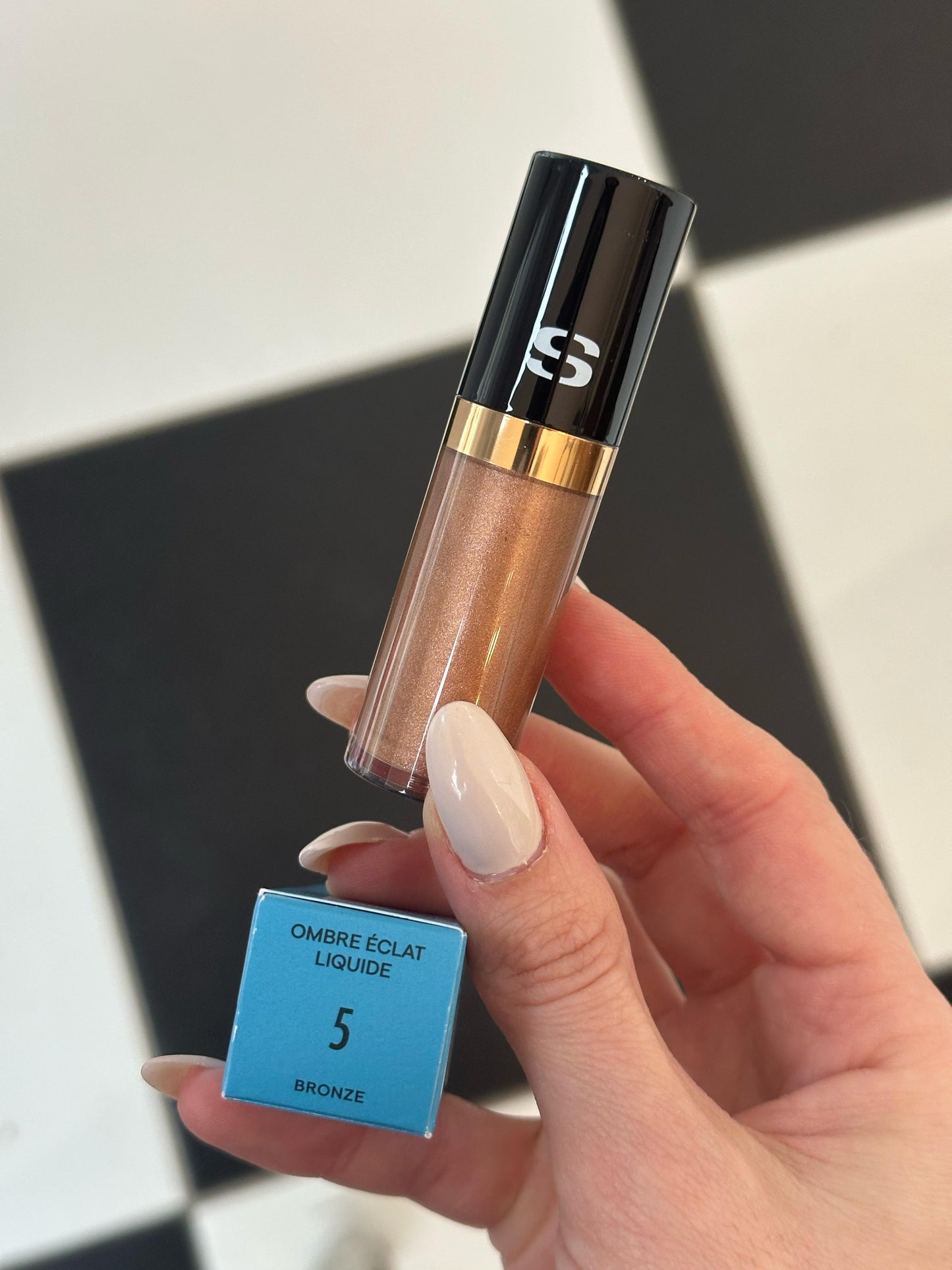 SISLEY Ombre Éclat Longwear Liquide Eyeshadow (5)