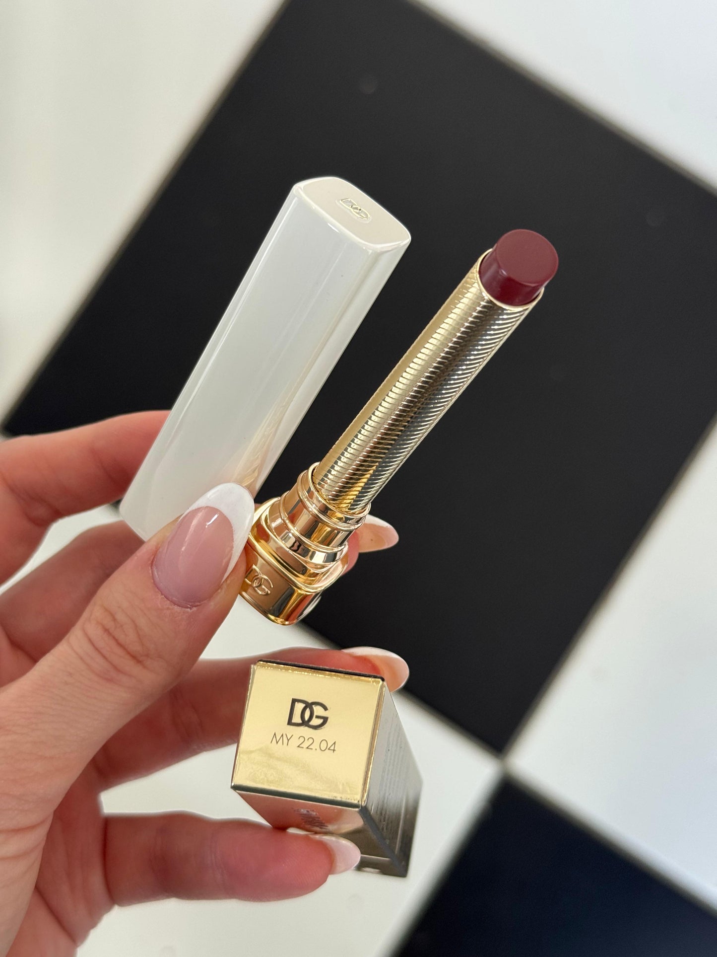 DOLCE&GABBANA My Juicy Sheer Lipstick - My 22.04
Instant Shine & Hydration Lip Stylo