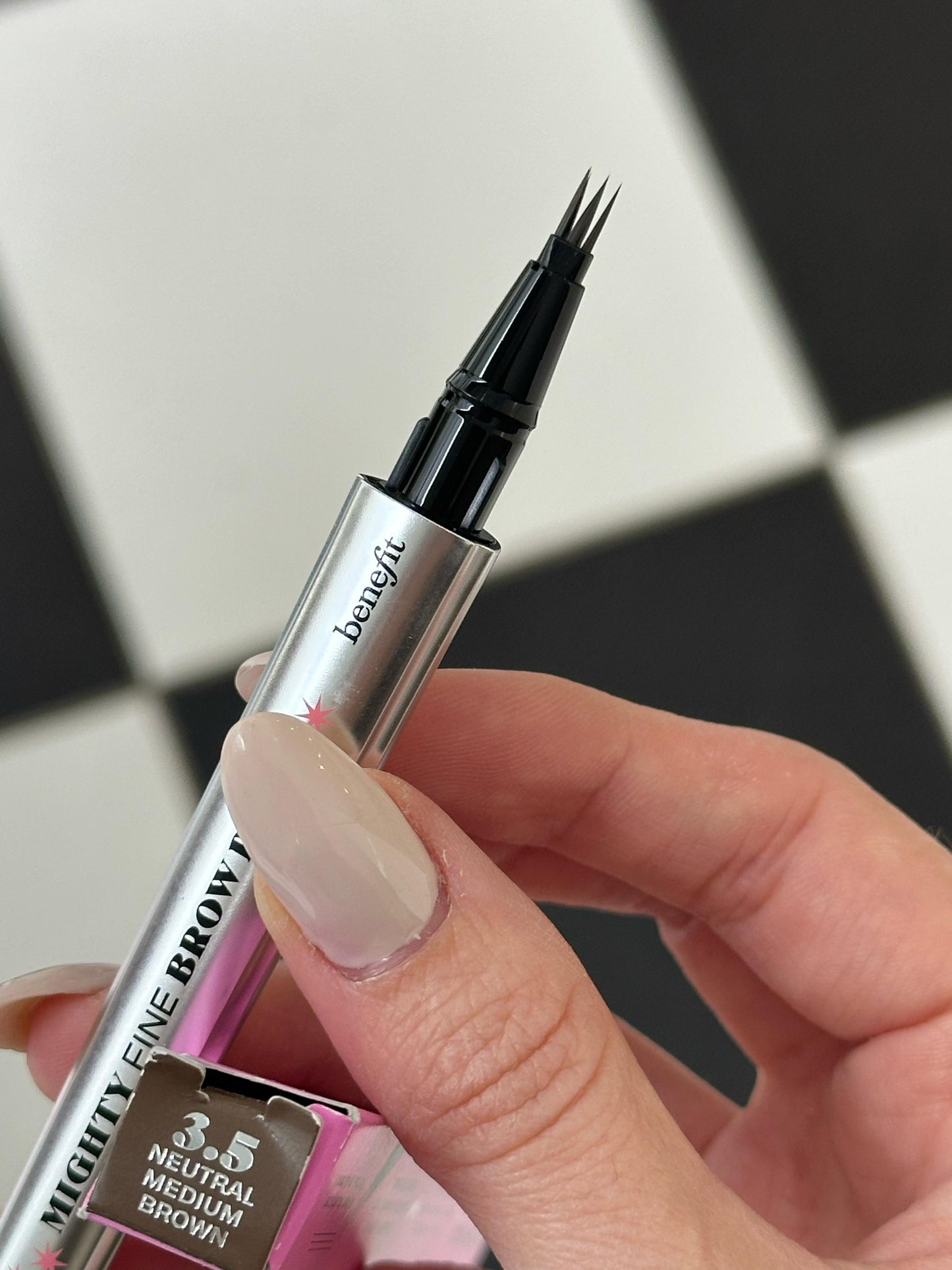 BENEFIT Mighty Fine Brow Pen Superfine 0.8mm Triple Tip Brow Pen
Full Size