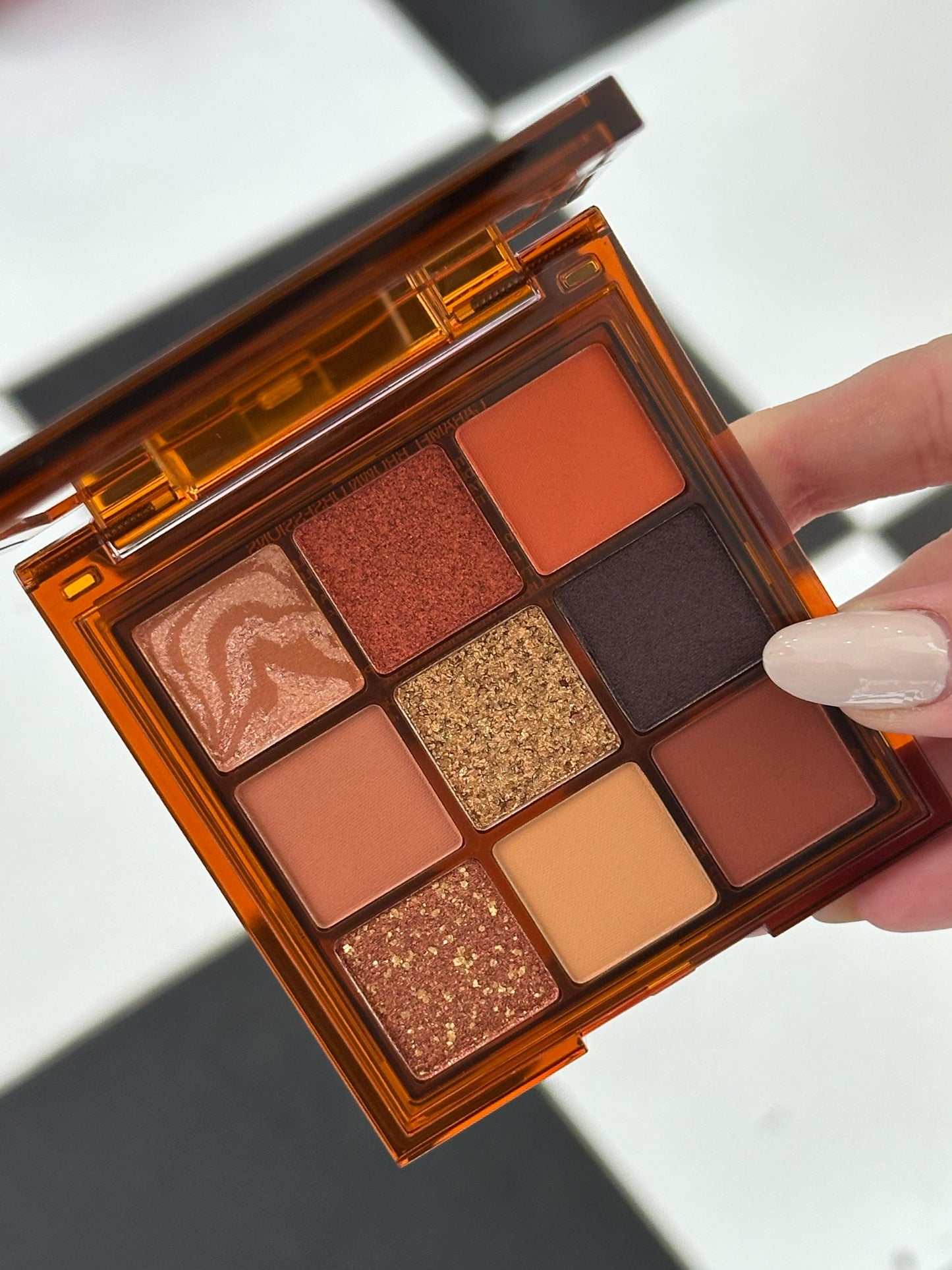 HUDA BEAUTY Caramel Brown Obsessions Eyeshadow Palette