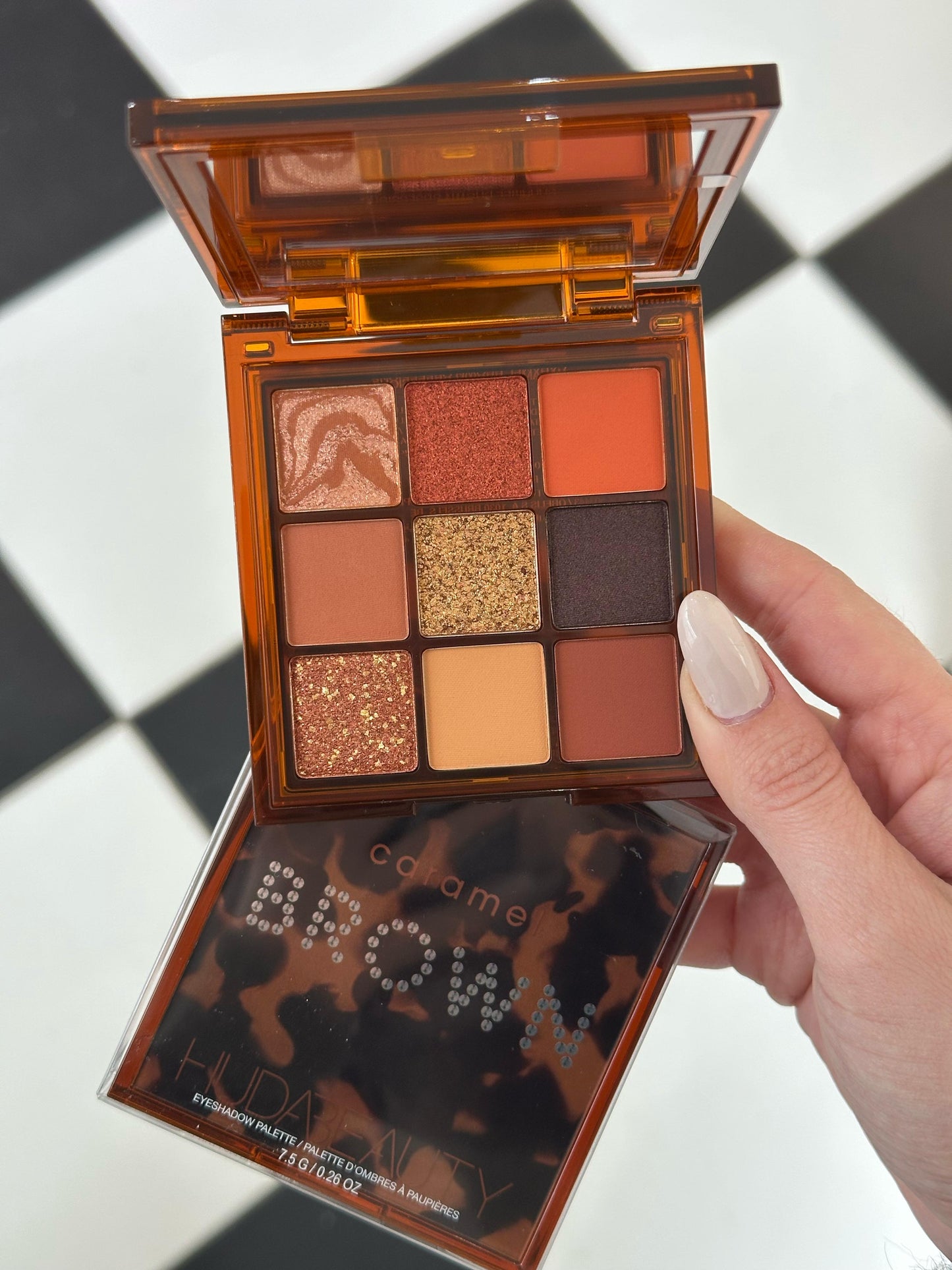 HUDA BEAUTY Caramel Brown Obsessions Eyeshadow Palette