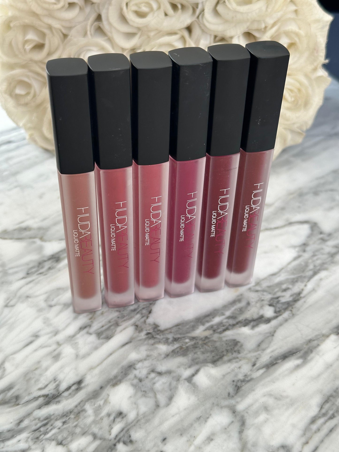 HUDA BEAUTY Liquid Matte Ultra-Comfort Transfer-Proof Lipstick (1)