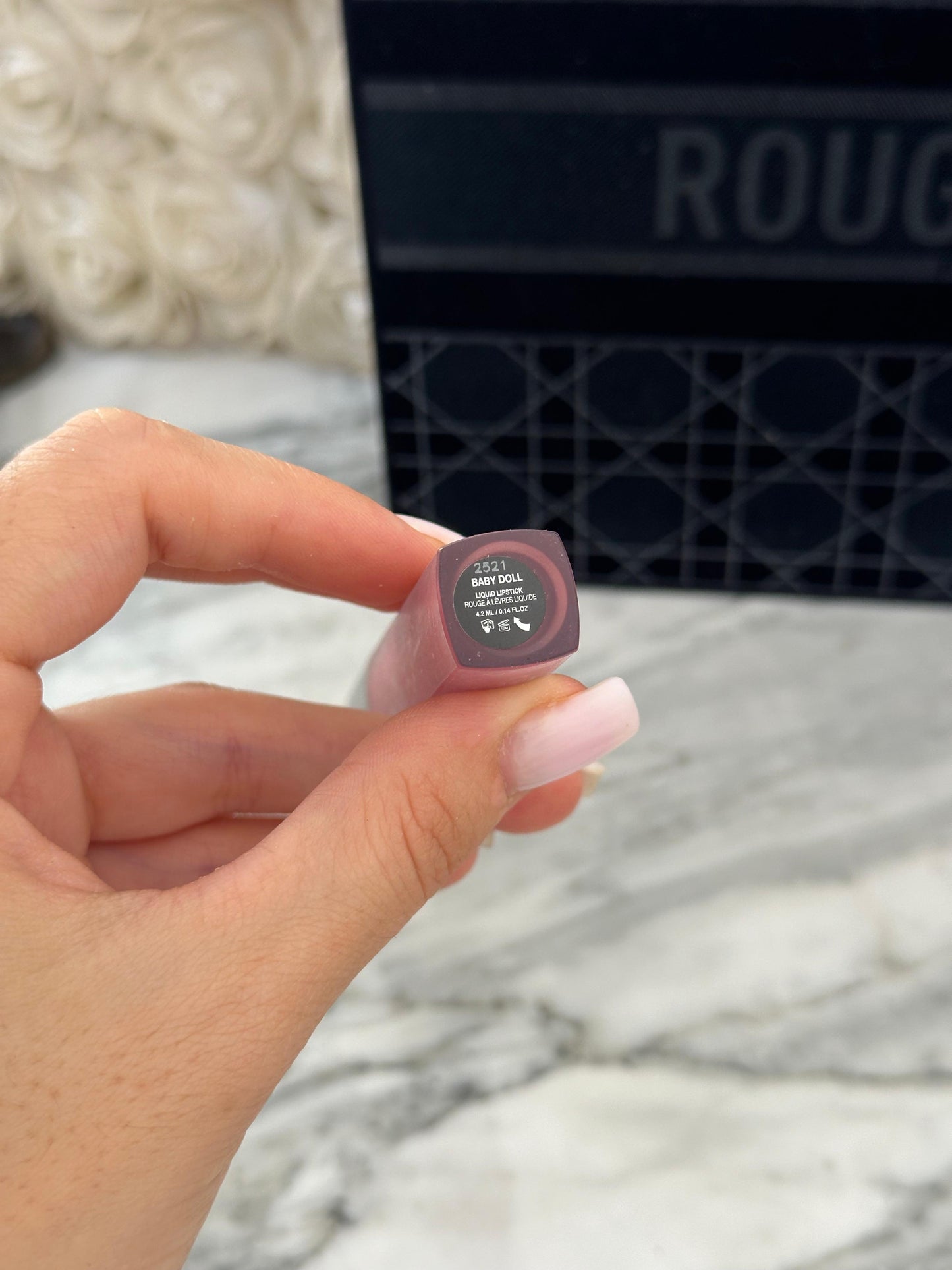 HUDA BEAUTY Liquid Matte Ultra-Comfort Transfer-Proof Lipstick - Baby Doll