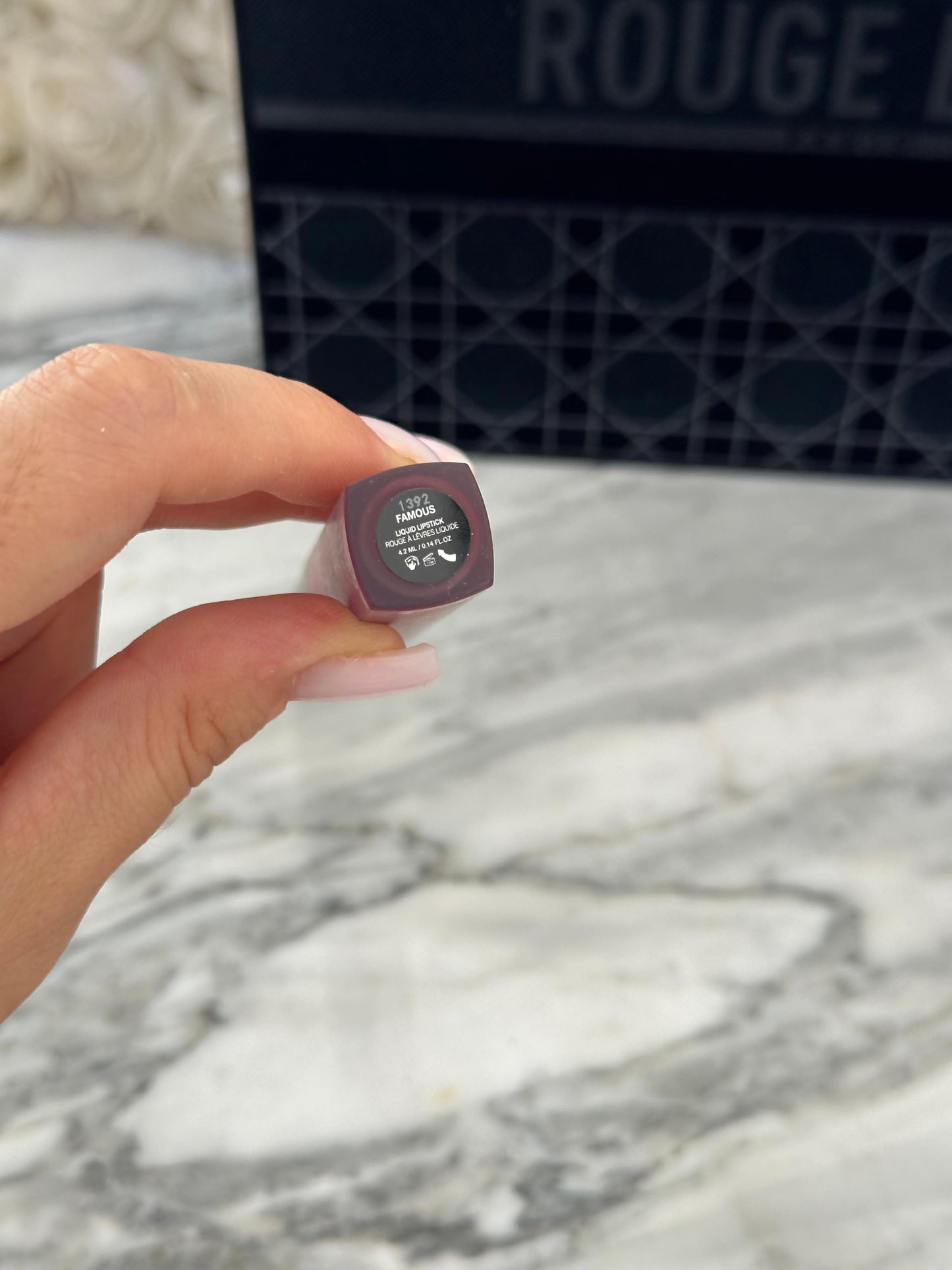 HUDA BEAUTY Liquid Matte Ultra-Comfort Transfer-Proof Lipstick - Famous