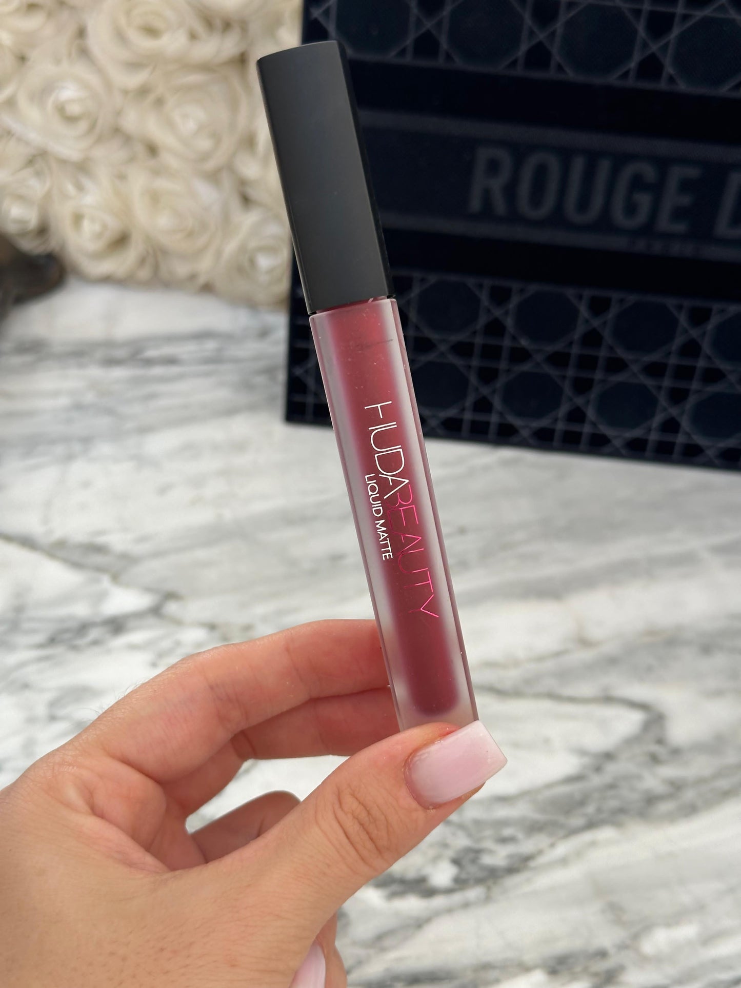 HUDA BEAUTY Liquid Matte Ultra-Comfort Transfer-Proof Lipstick - Famous