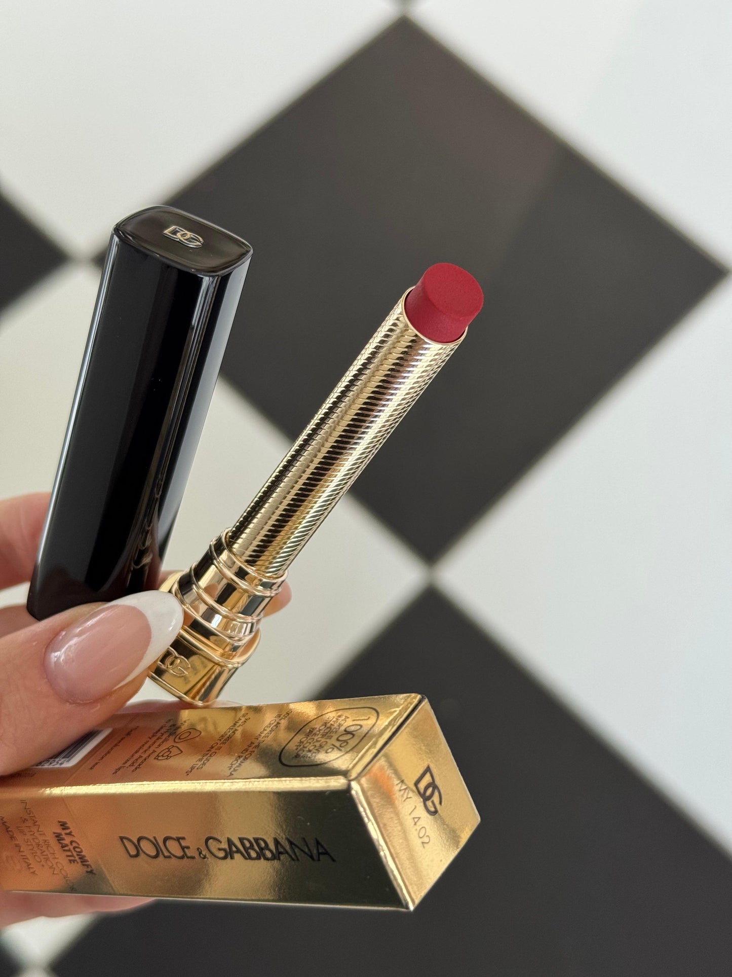 DOLCE&GABBANA My Comfy Matte Lipstick - My 14.02
Instant Rich Color & Hydration Lip Stylo