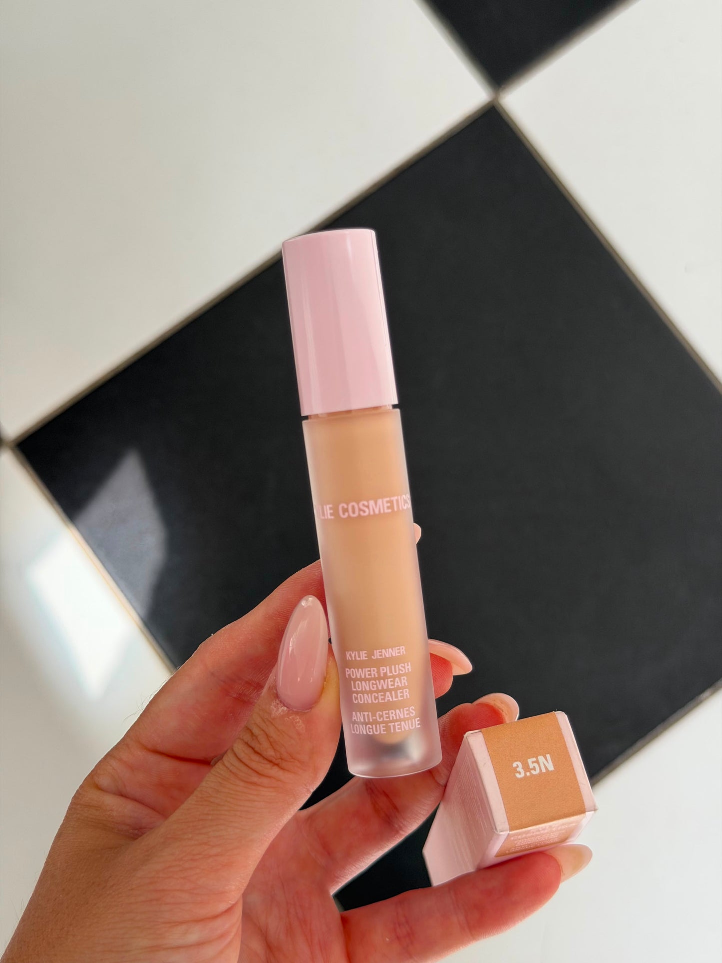 KYLIE COSMETICS Power Plush Longwear Concealer (3.5N)
