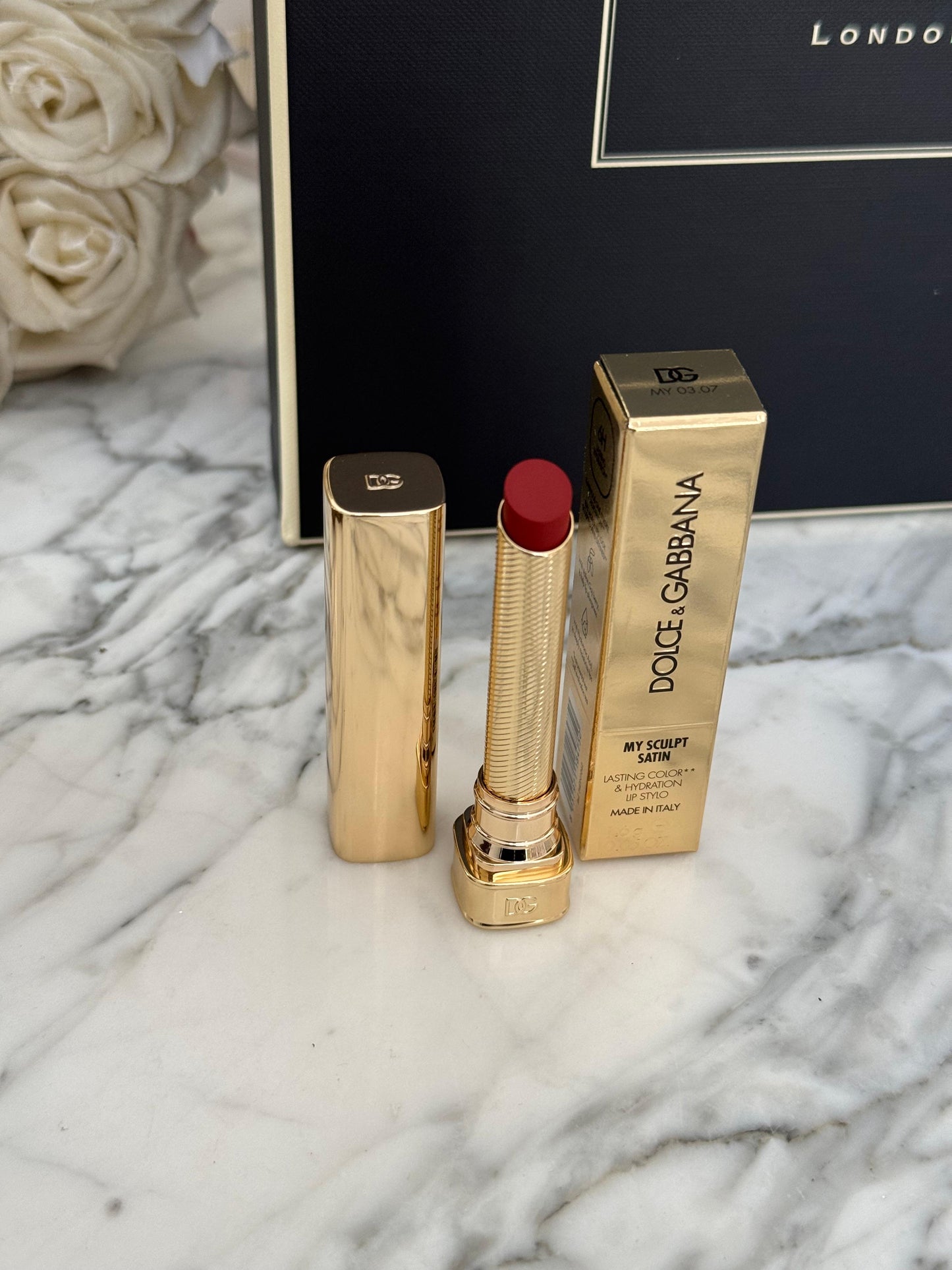 DOLCE&GABBANA My Sculpt Satin
Lasting Color & Hydration Lipstick Stylo - MY 03.07