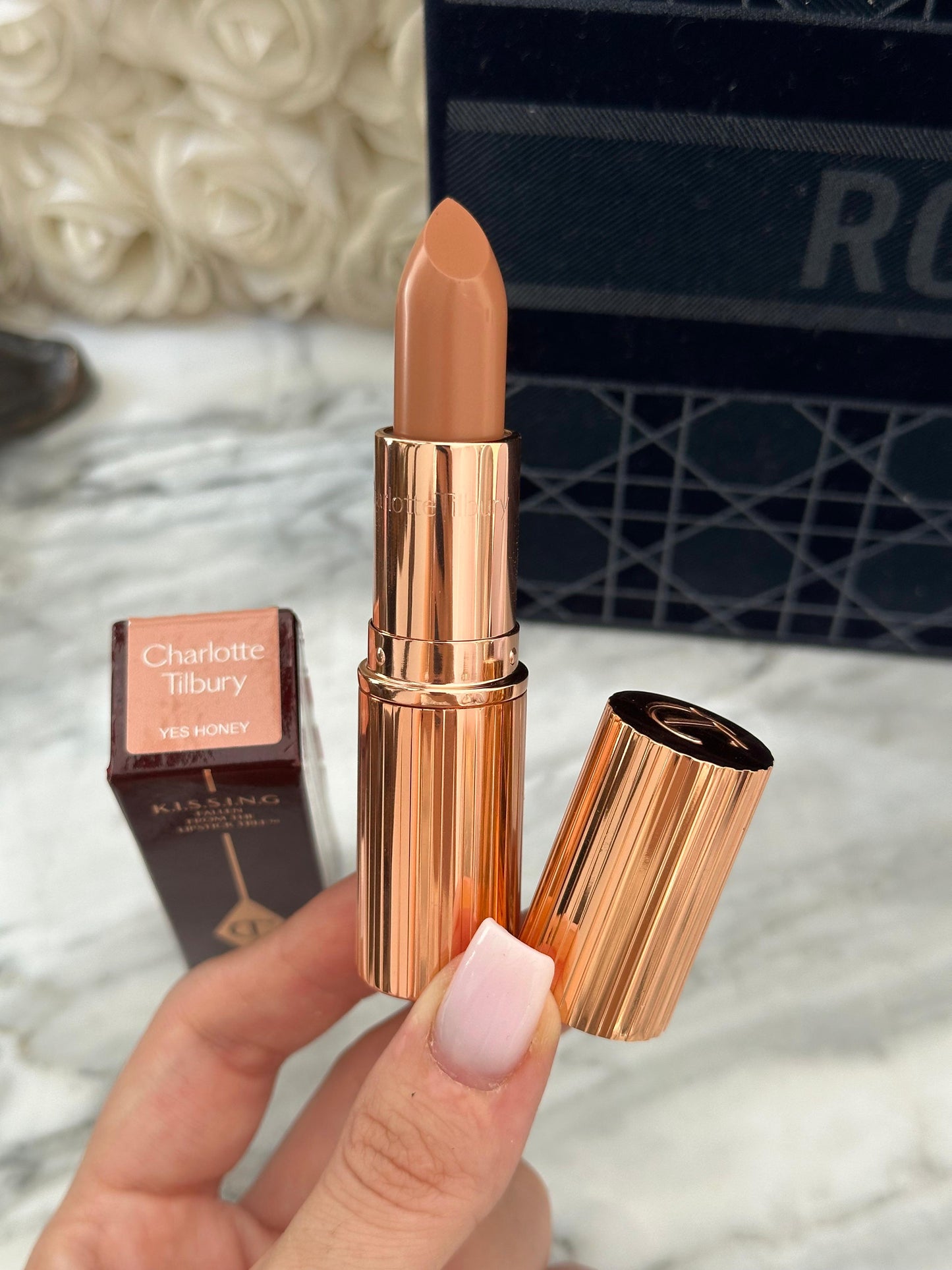 CHARLOTTE TILBURY
Matte Revolution Lipstick - Yes Honey