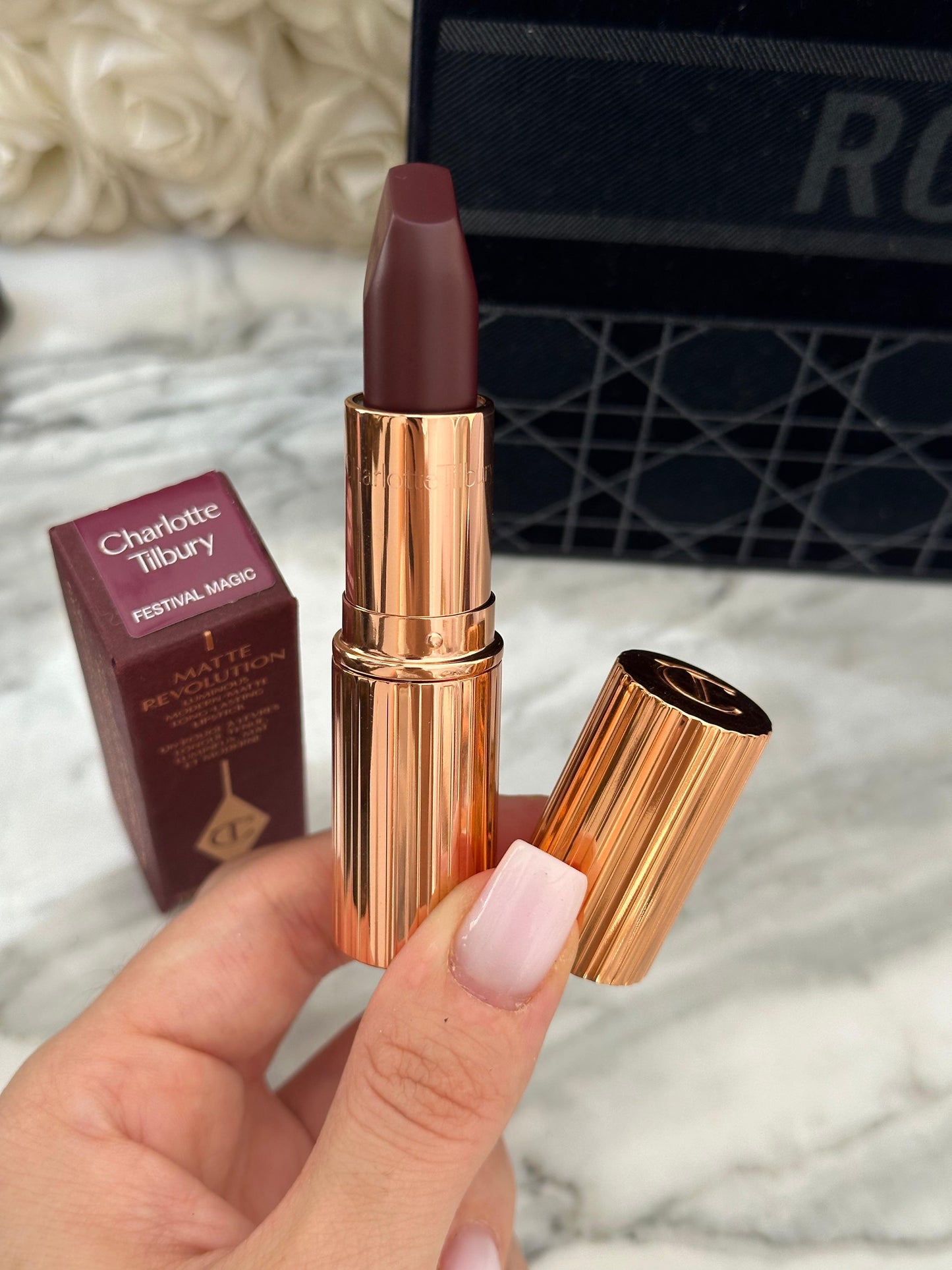 CHARLOTTE TILBURY
Matte Revolution Lipstick - Festival Magic