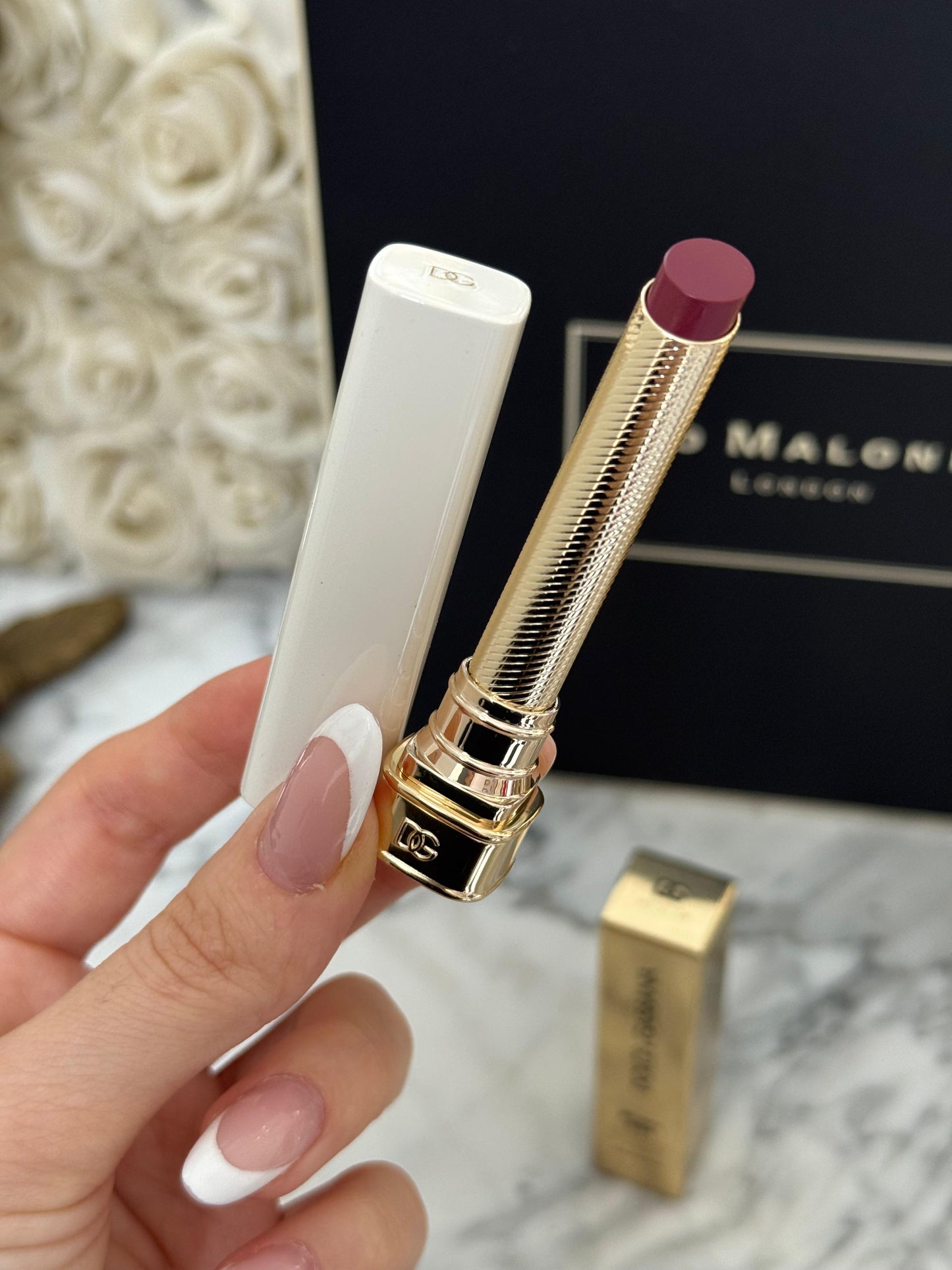 DOLCE&GABBANA My Juicy Sheer Lipstick - My 01.08
Instant Shine & Hydration Lip Stylo