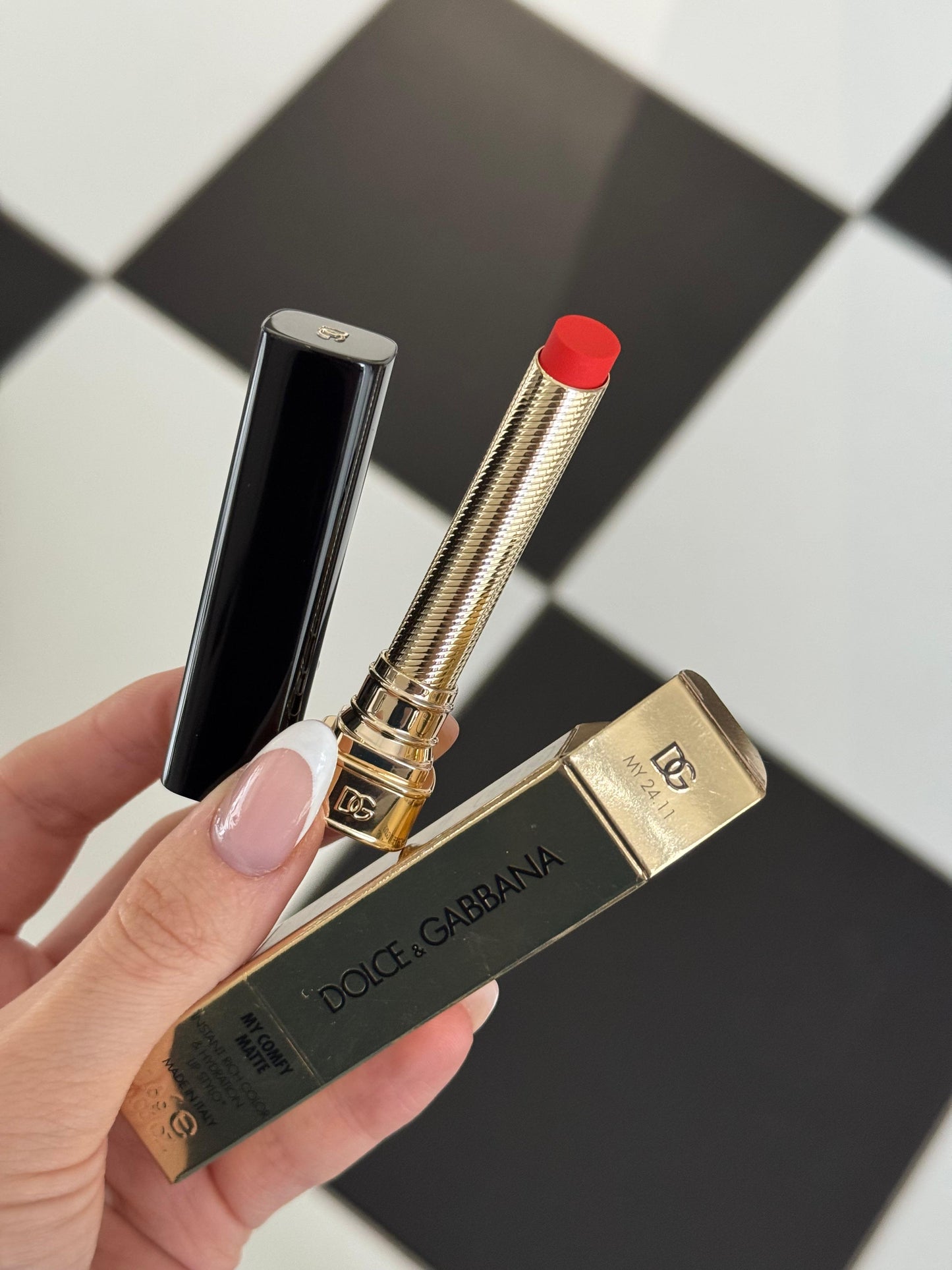 DOLCE&GABBANA My Comfy Matte Lipstick - My 24.11
Instant Rich Color & Hydration Lip Stylo