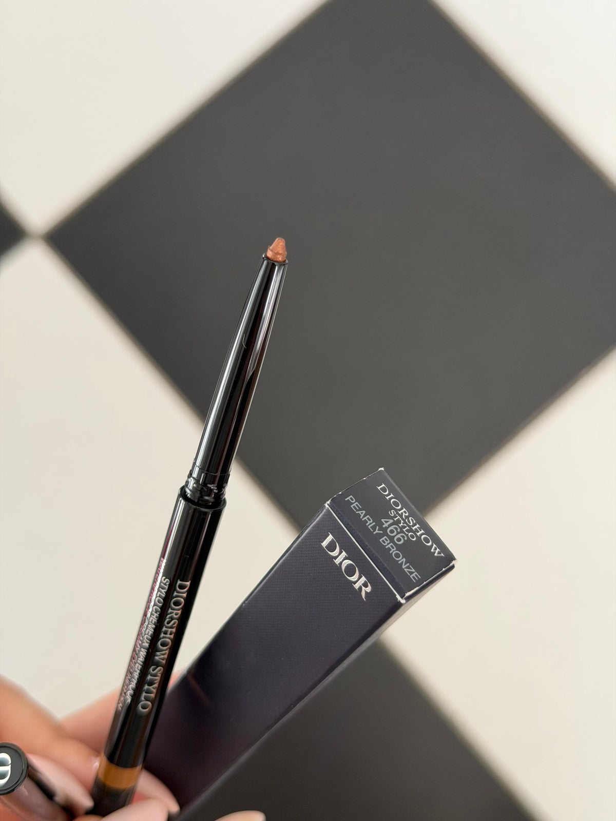 DIOR Diorshow On Stage Liner - Pearly Bronze (466)
Waterproof Felt Tip Liquid Eyeliner - 24h IntenseColor