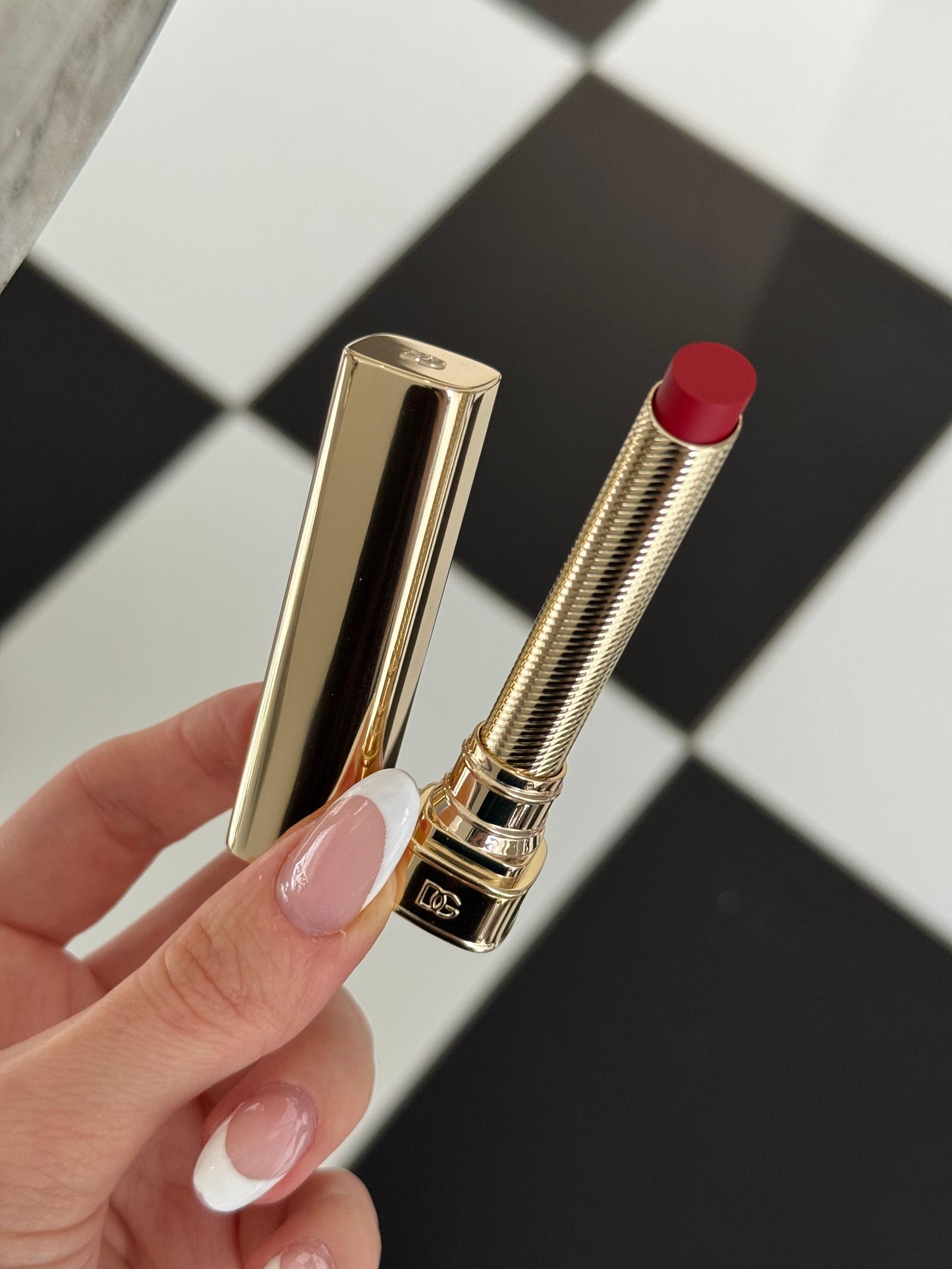 DOLCE&GABBANA My Sculpt Satin
Lasting Color & Hydration Lipstick Stylo - My 31.12