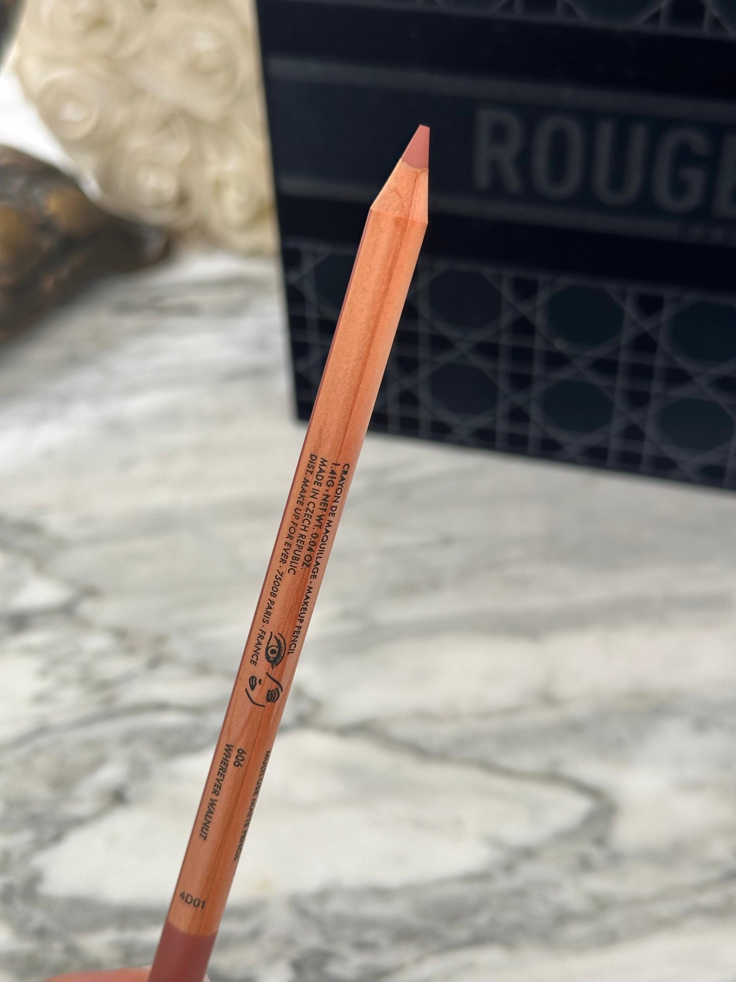 MAKE UP FOR EVER
Artist Color Pencil (606)
Brow, Eye & Lip Liner