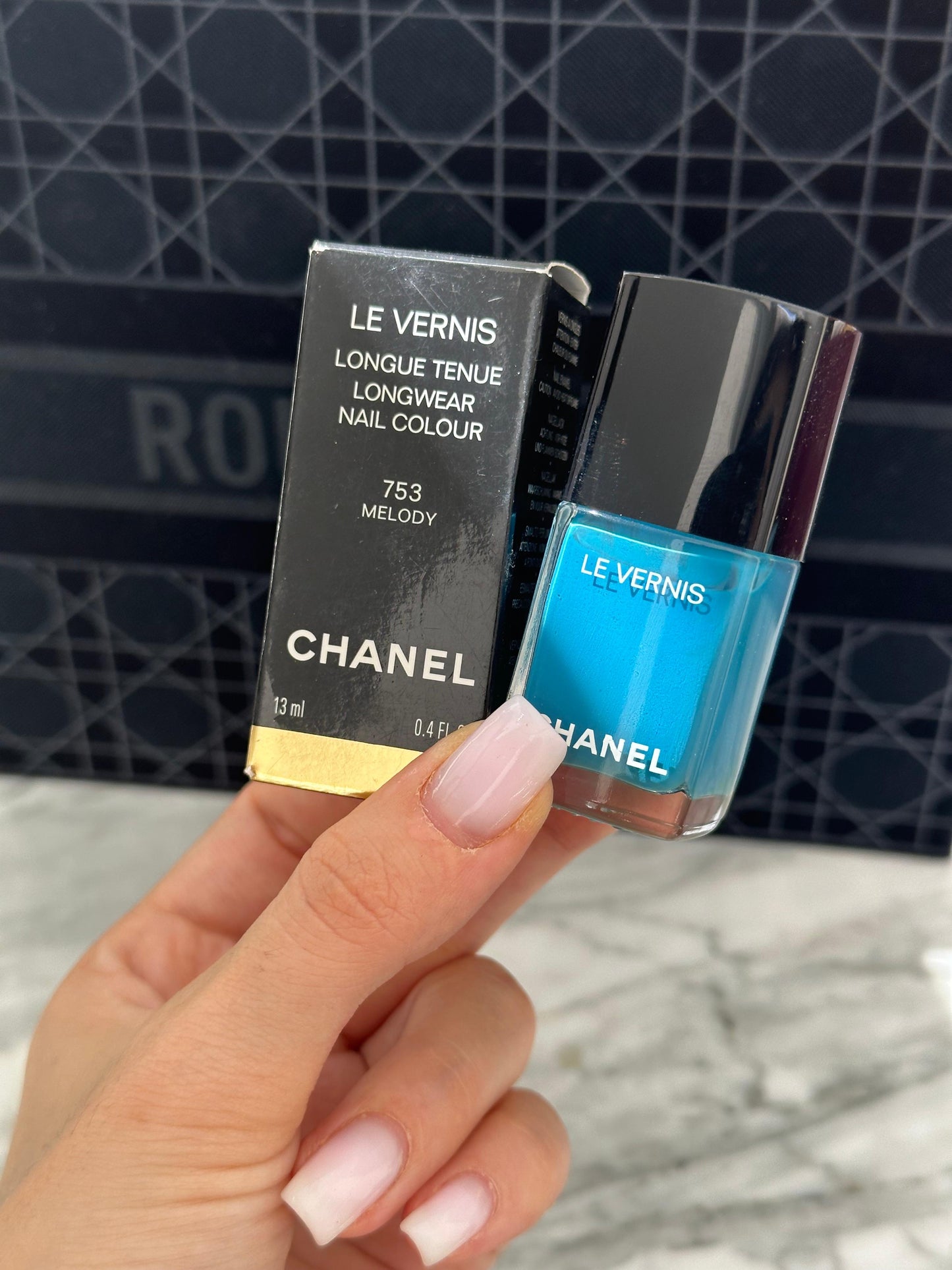 CHANEL Le Vernis
Nail Colour (745)