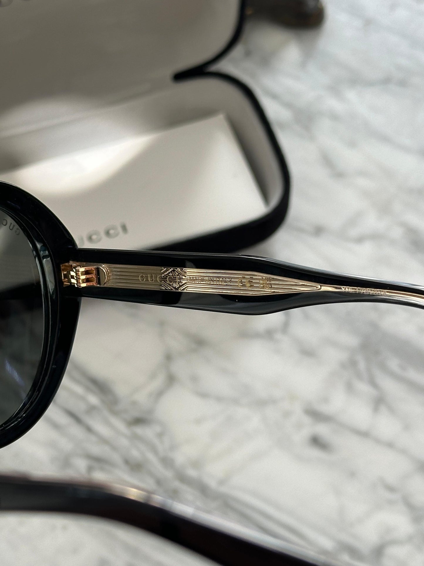 GUCCI Sunglasses GG1081S