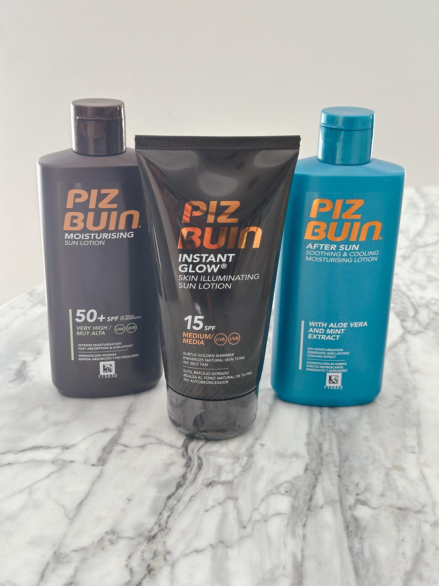 PIZ BUIN Instant Glow Skin Illuminating Sun Lotion SPF15