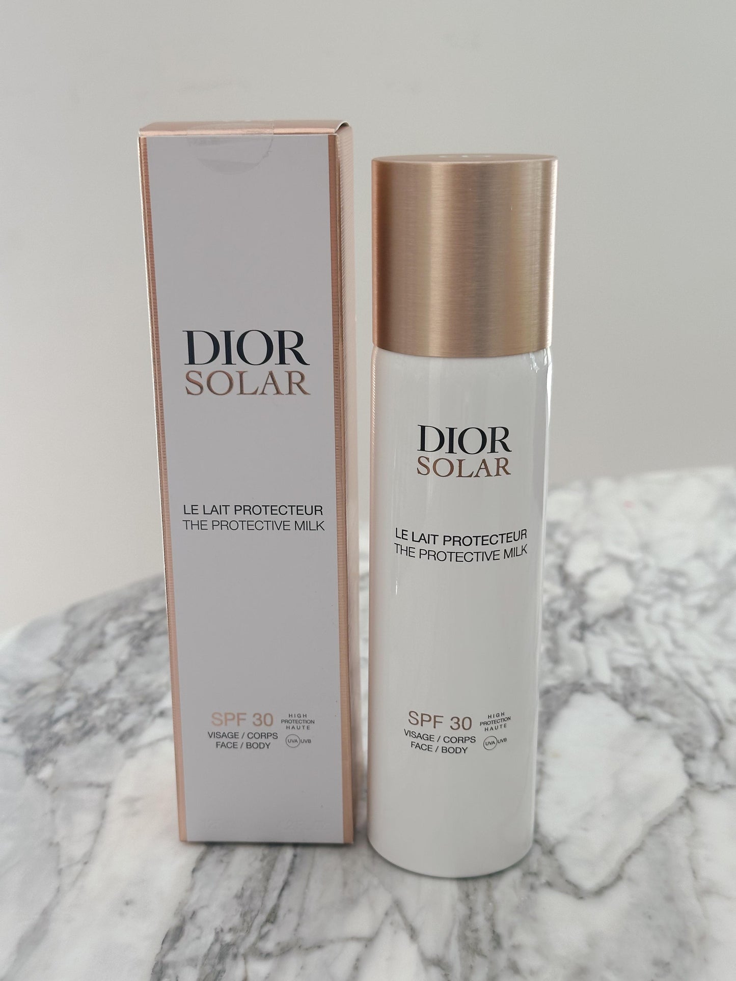 DIOR Solar The Protective Milk For Face And Body SPF30
Sunscreen Milk - High Protection