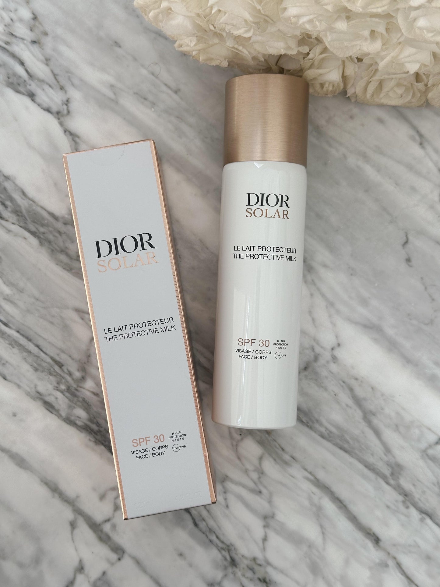 DIOR Solar The Protective Milk For Face And Body SPF30
Sunscreen Milk - High Protection