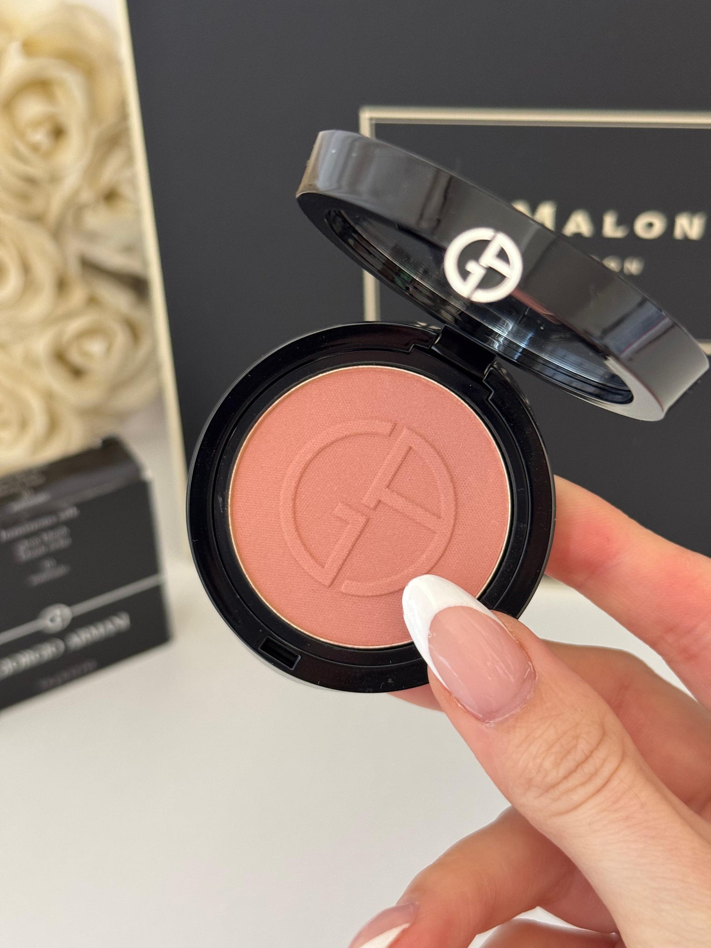 ARMANI Luminous Silk Glow Blush
Powder Blush For Natural Color & Glow (10)