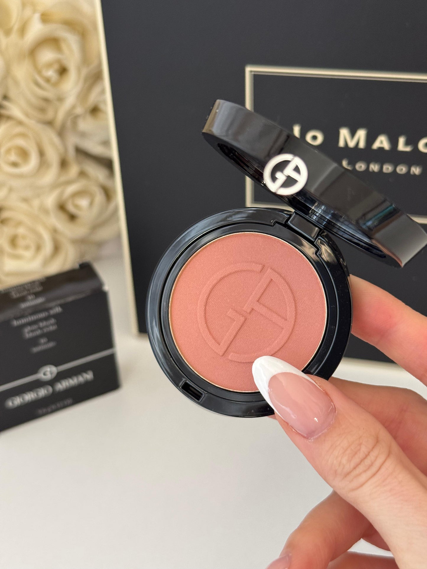 ARMANI Luminous Silk Glow Blush
Powder Blush For Natural Color & Glow (10)