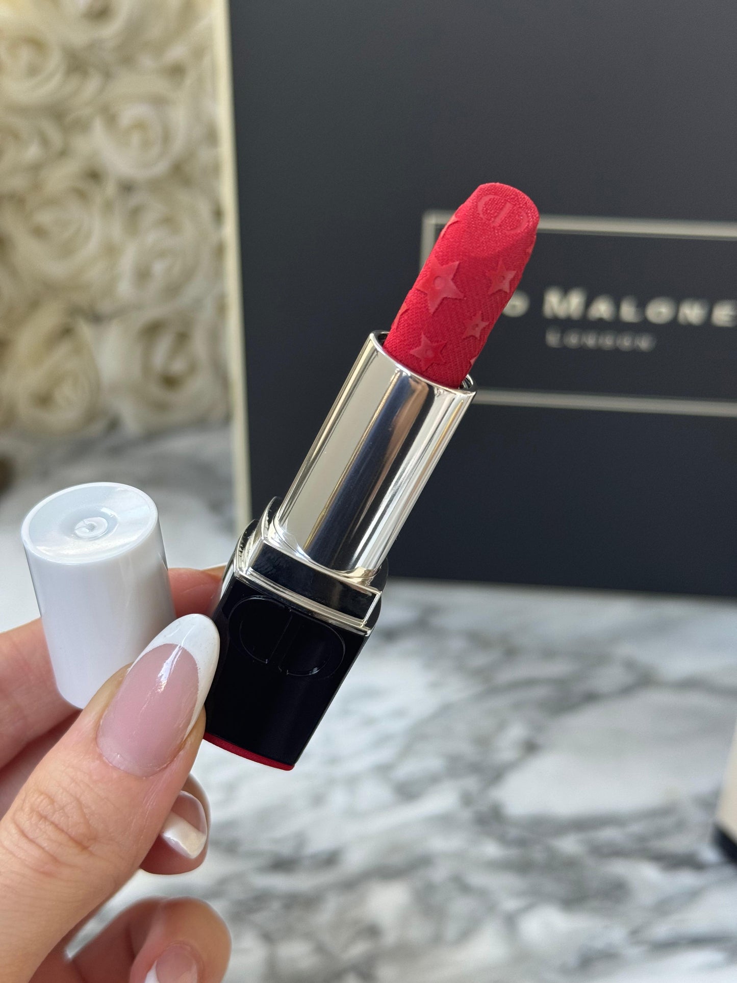 DIOR Rouge Dior (999) - Limited Edition
Couture Color Lipstick - Hydrating and Longwearing