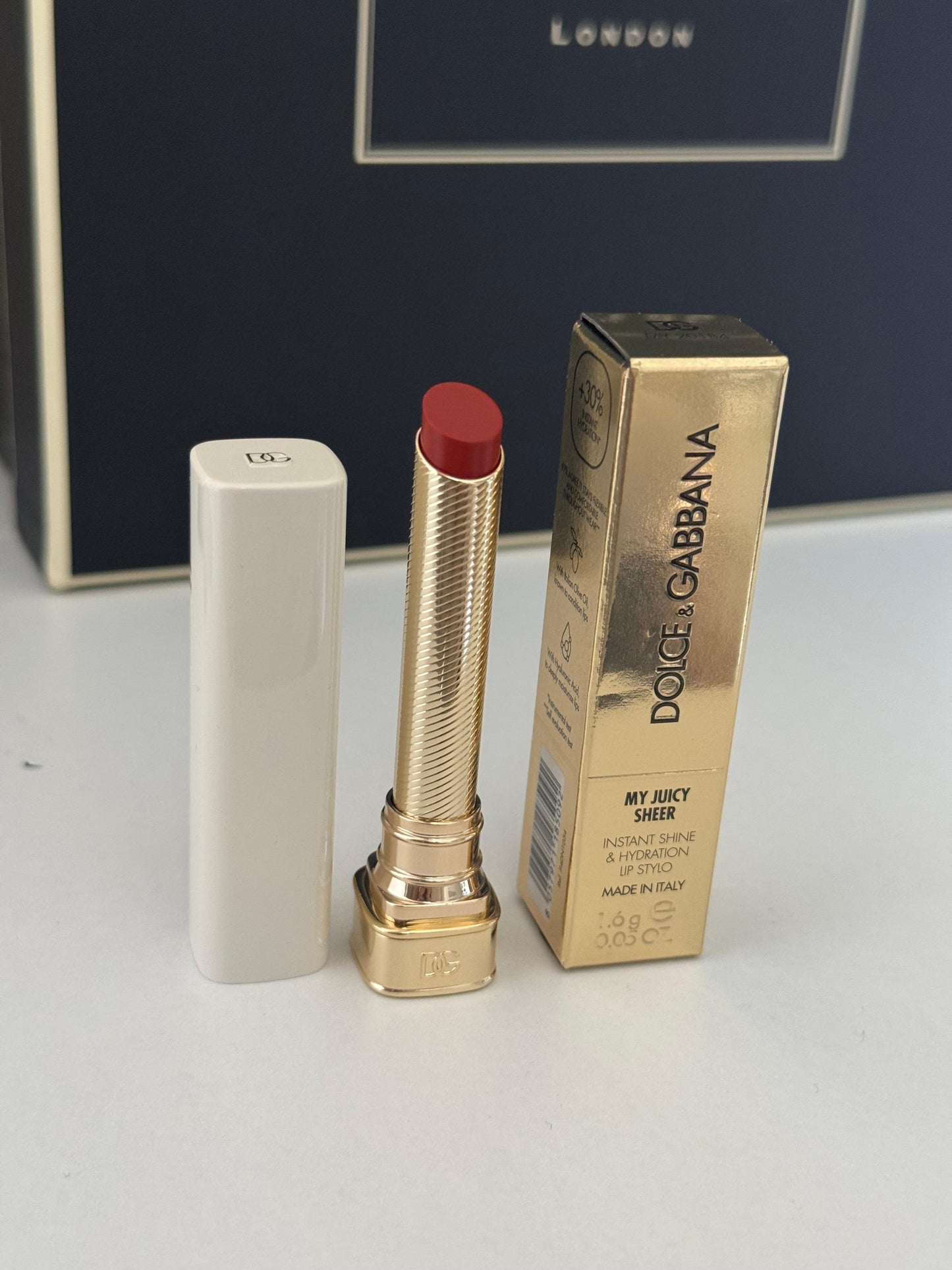 DOLCE&GABBANA My Juicy Sheer Lipstick - My 20184
Instant Shine & Hydration Lip Stylo