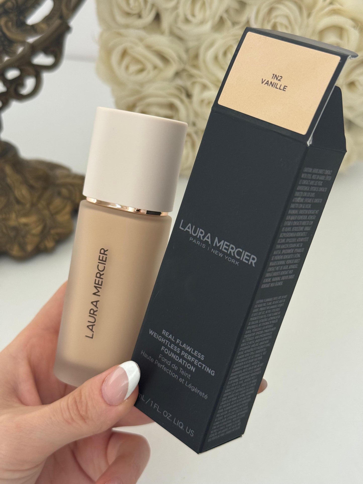 LAURA MERCIER Real Flawless Weightless Perfecting Foundation (1N2)