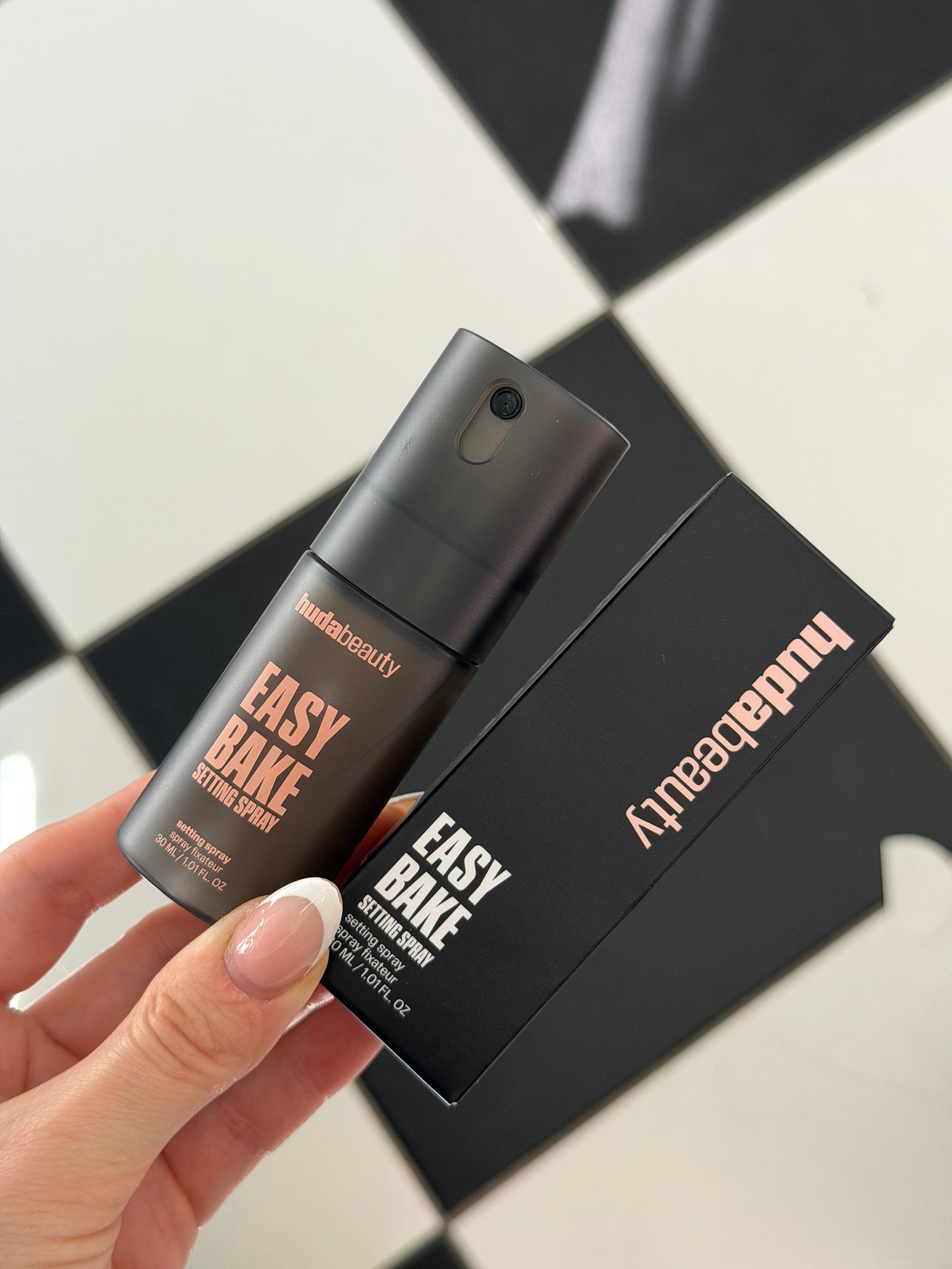 HUDA BEAUTY Easy Bake Setting Spray 16H Wear