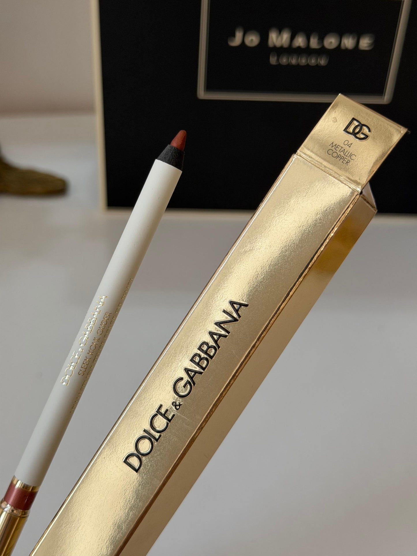 DOLCE&GABBANA Sleek Khol Glider
10H Lasting Intense Color Eye Pencil (04)