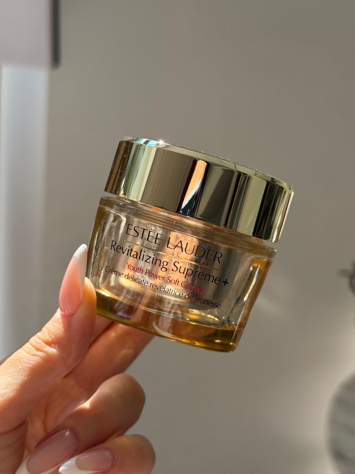 ESTEE LAUDER Revitalizing Supreme+
Youth Power Soft Creme