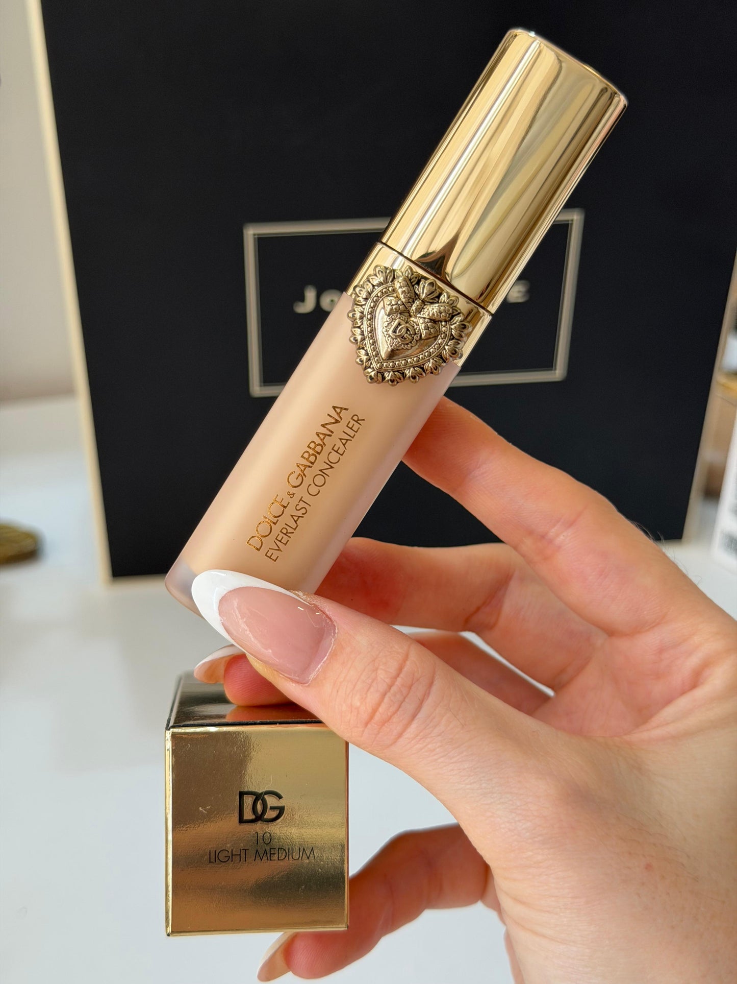 DOLCE&GABBANA Everlast Concealer
24H Wear Crease-Proof Hydrating (10)