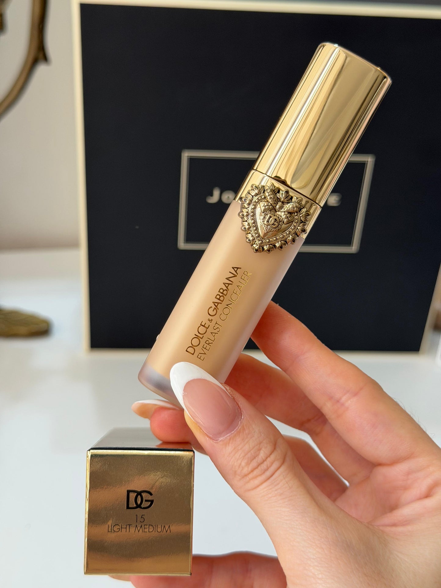 DOLCE&GABBANA Everlast Concealer
24H Wear Crease-Proof Hydrating (15)