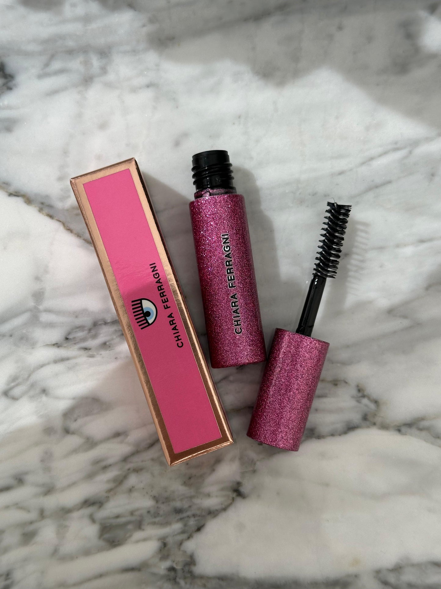CHIARA FERRAGNI Brow Gel - Don’t Move 01