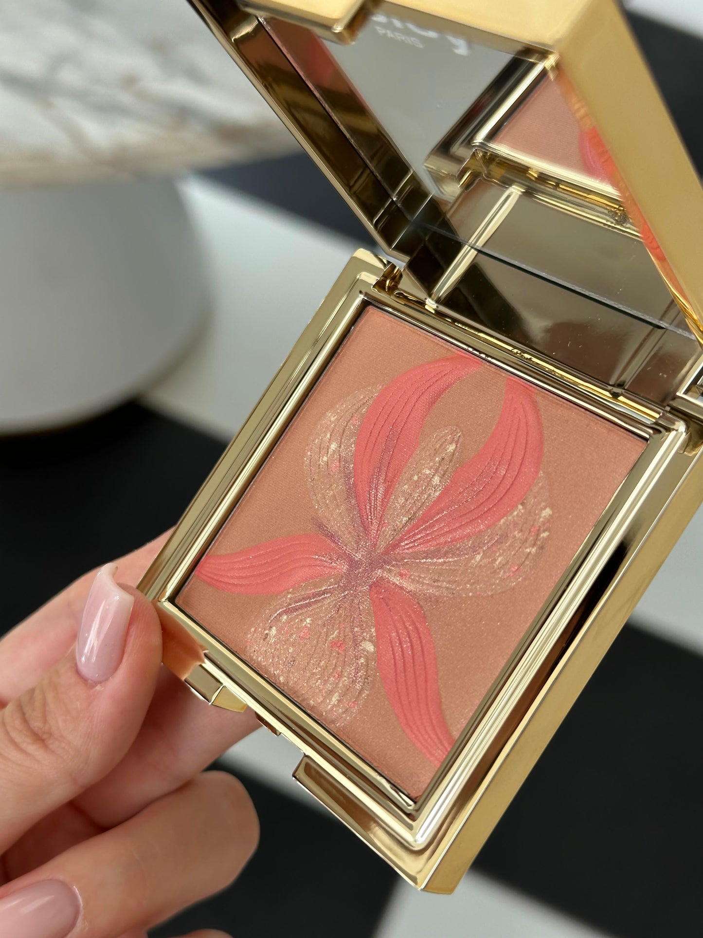 SISLEY L'Orchidée
Highlighter Blush (1)