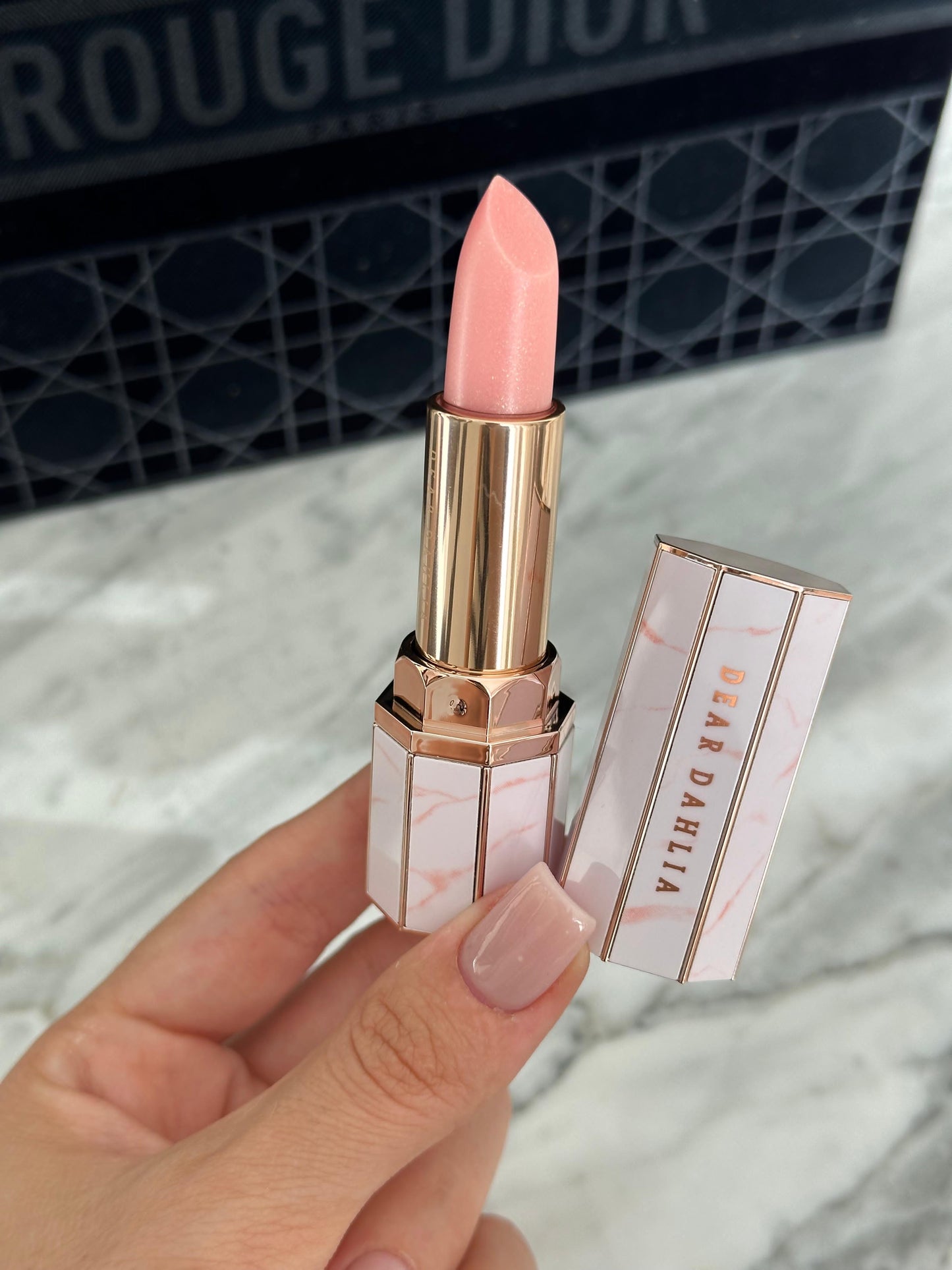 DEAR DAHLIA Blooming Edition
Paradise Tinted Blooming Balm - Lip Balm