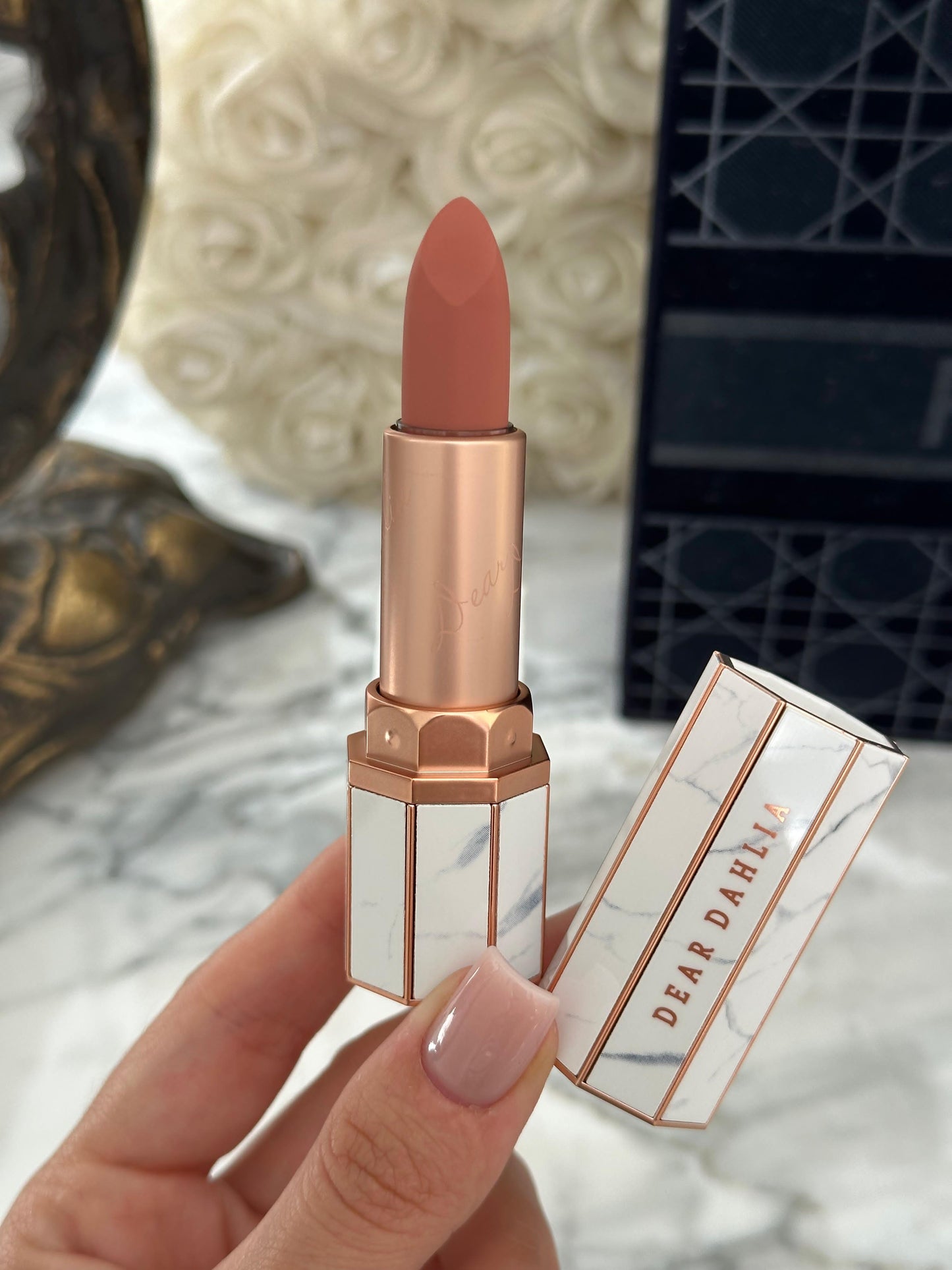 DEAR DAHLIA Lip Paradise Effortless Matte Lipstick