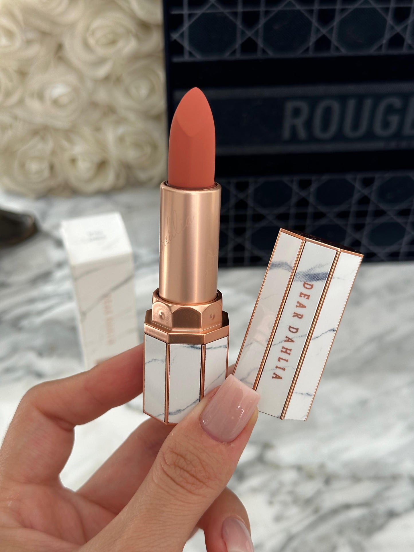 DEAR DAHLIA Lip Paradise Effortless Matte Lipstick