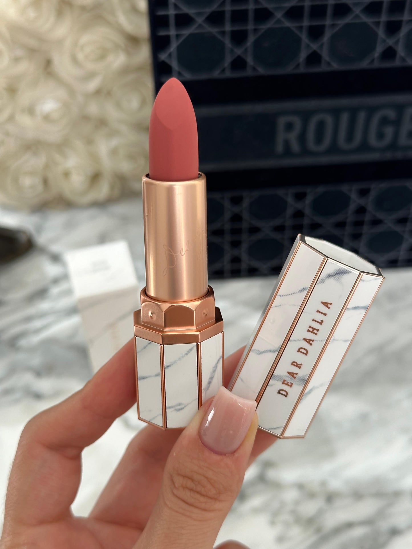 DEAR DAHLIA Lip Paradise Effortless Matte Lipstick