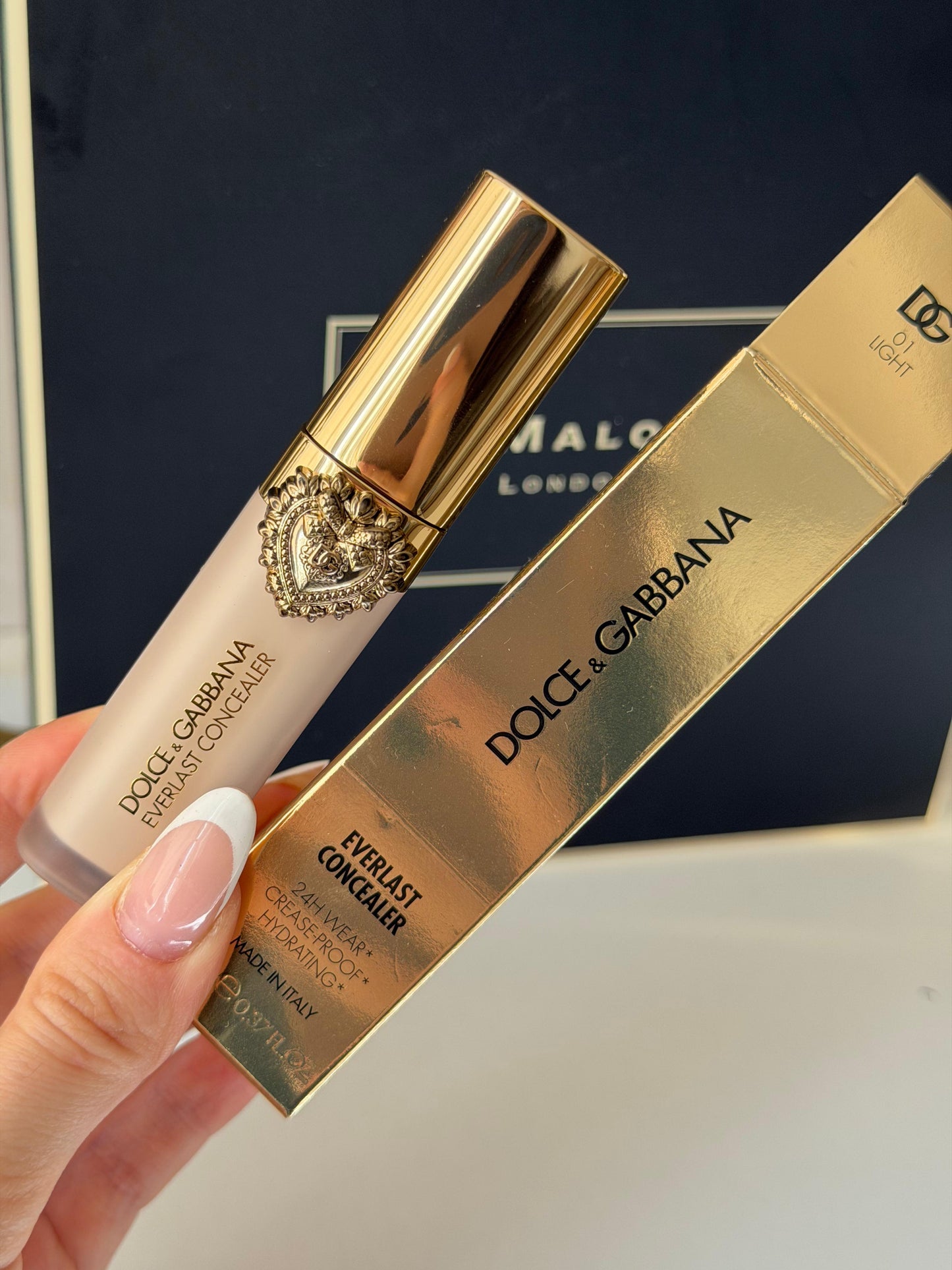 DOLCE&GABBANA Everlast Concealer
24H Wear Crease-Proof Hydrating (01)