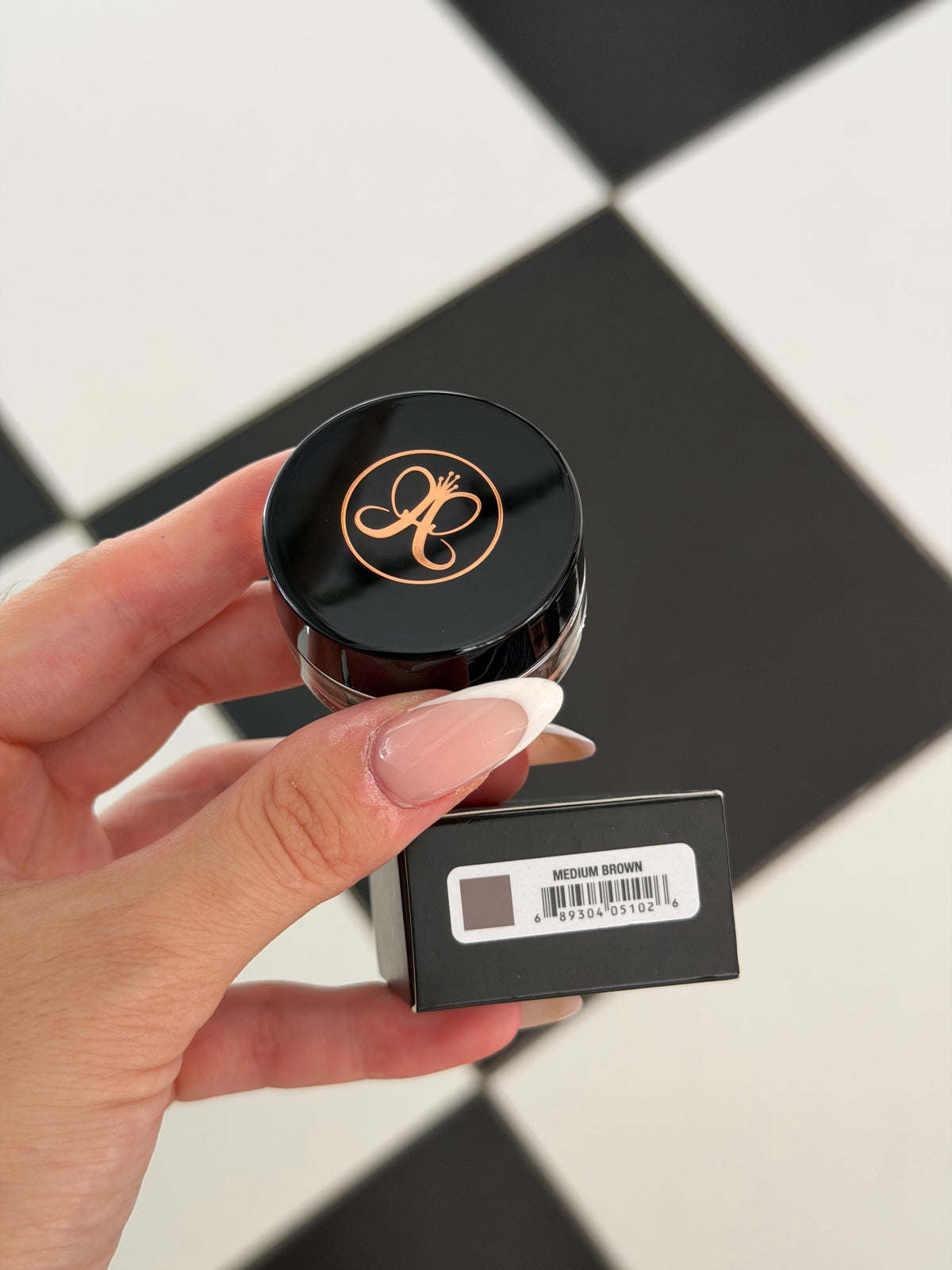 ANASTASIA BEVERLY HILLS Dipbrow Pomade - Medium Brown
Full-Pigment, Waterproof Eyebrow
